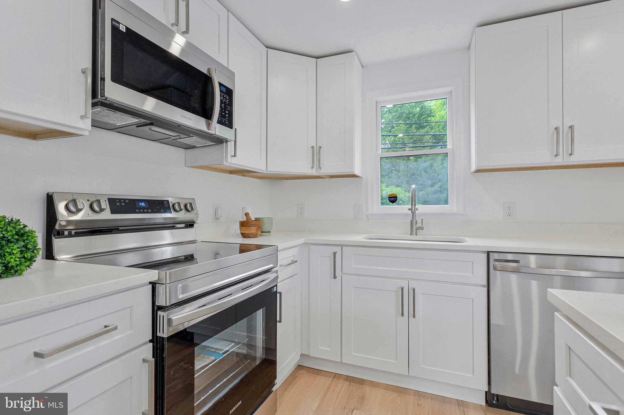 OYSTER HARBOR - Residential