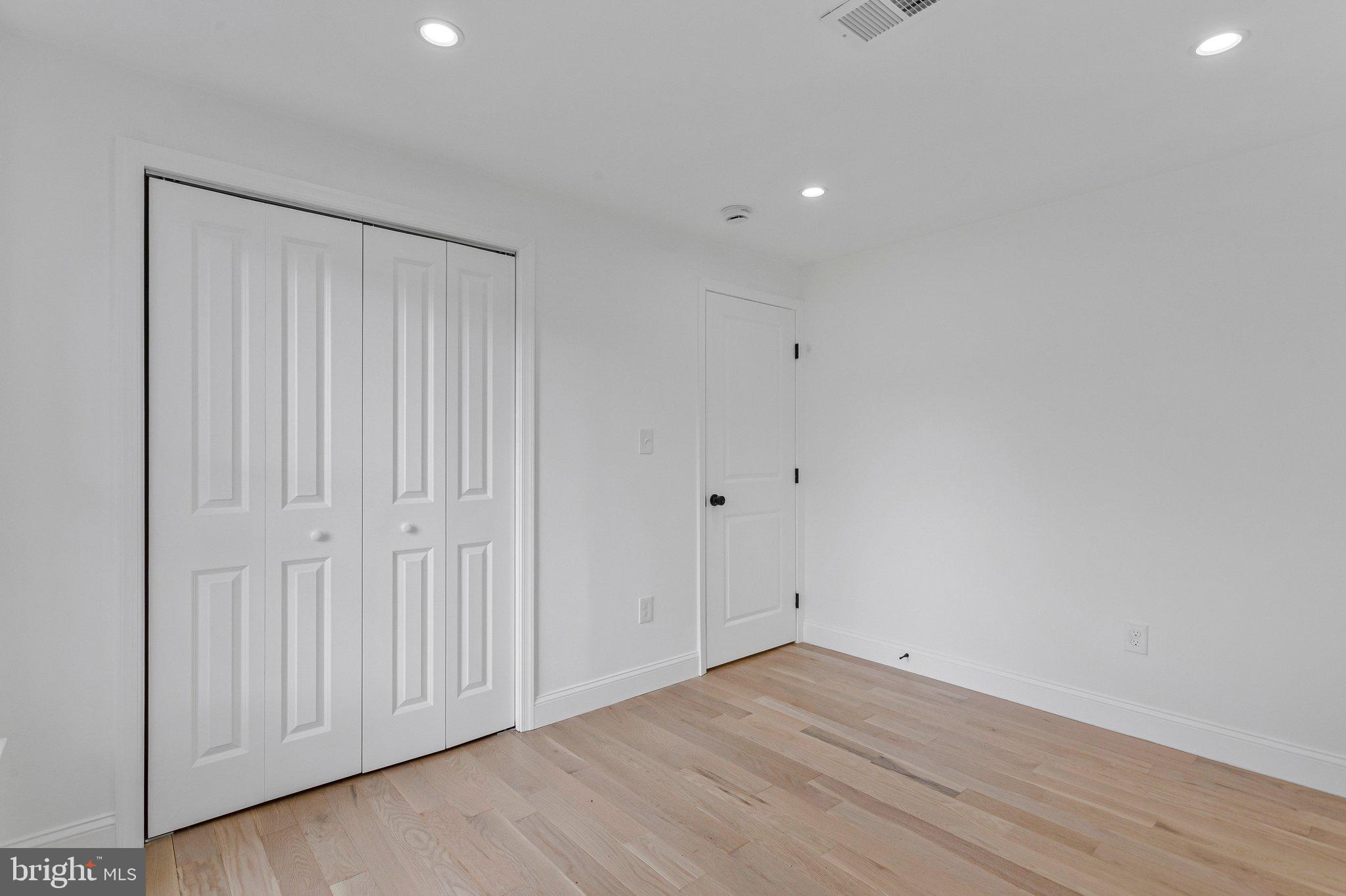 OYSTER HARBOR - Residential