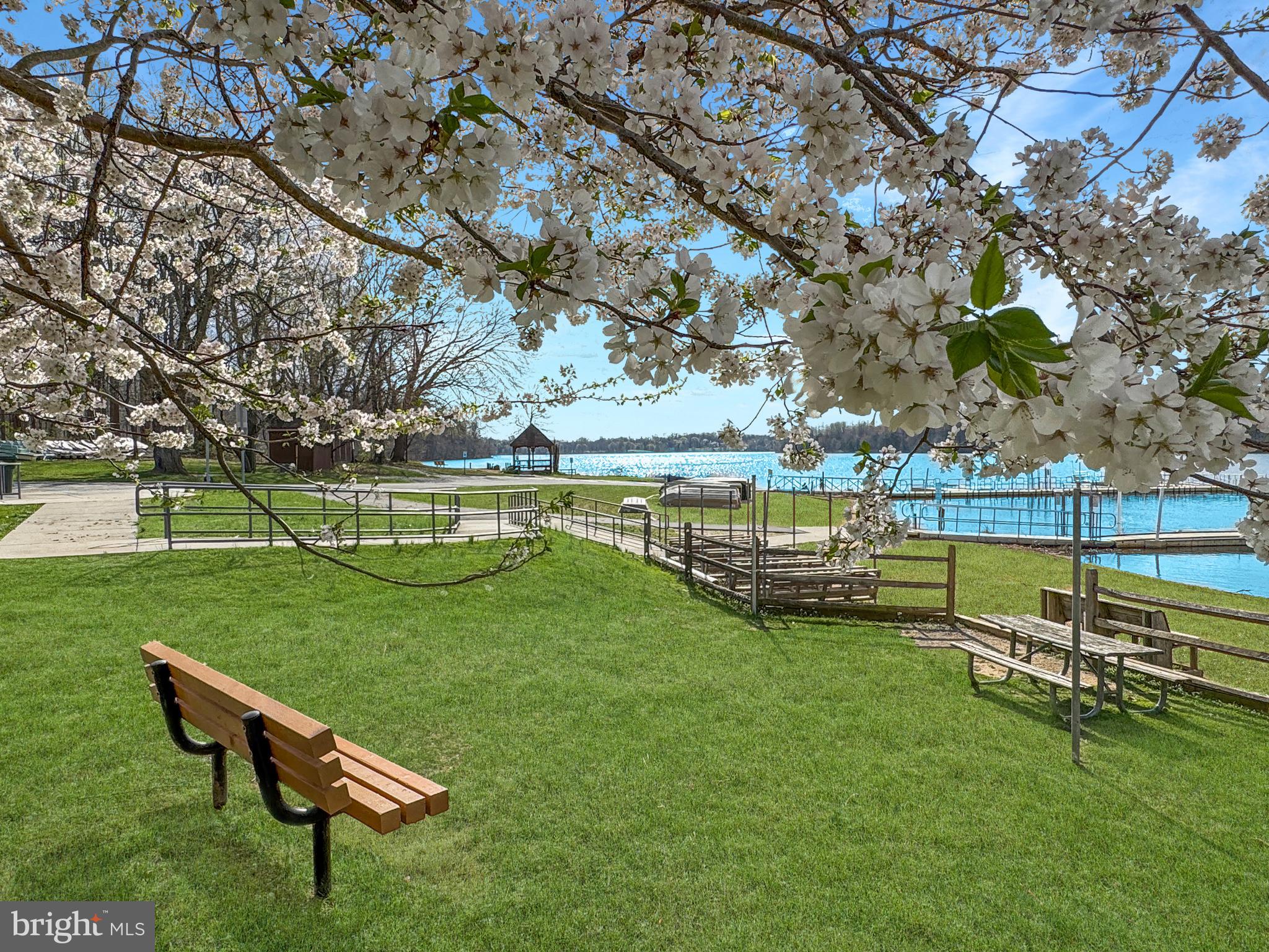 CHRISTOPHER COURT - Residential