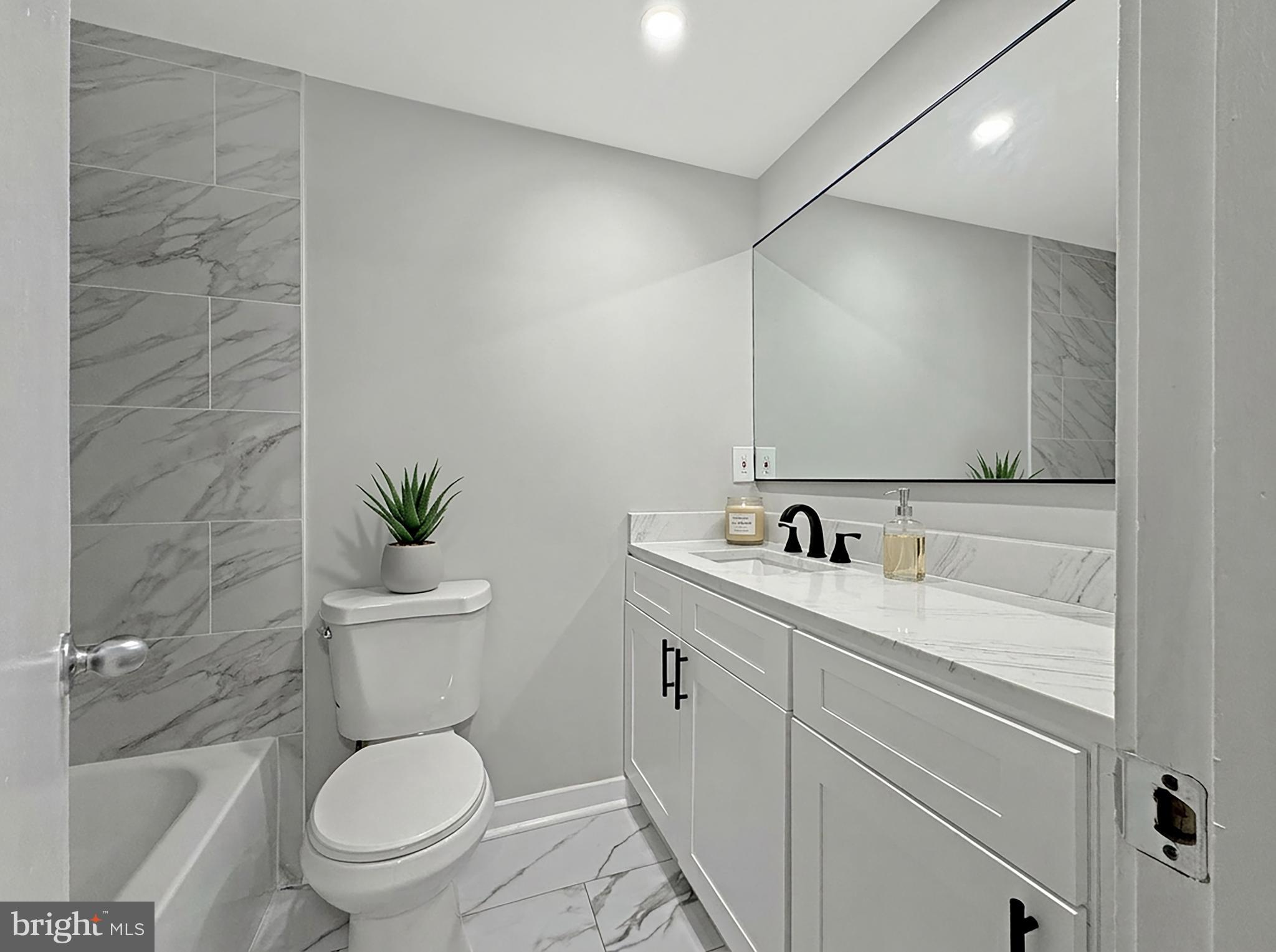 CHRISTOPHER COURT - Residential