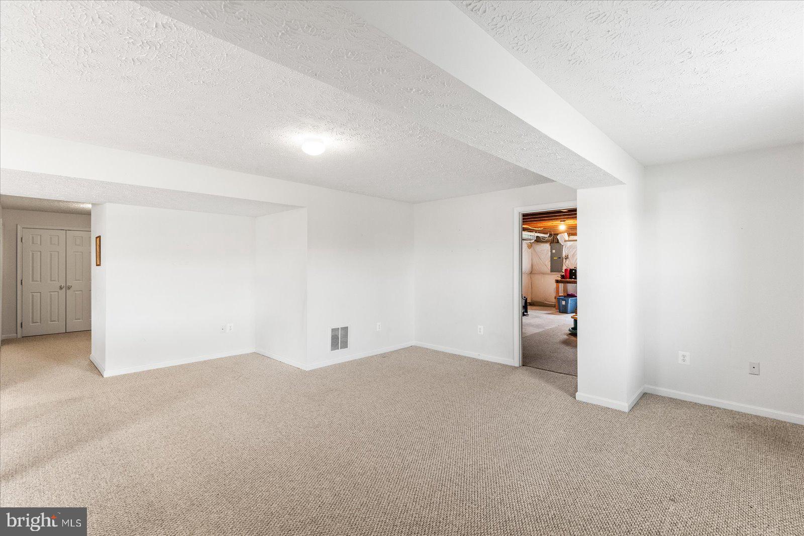 MELBOURNE MANOR - Residential