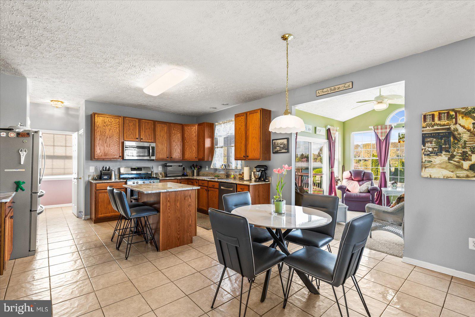 MELBOURNE MANOR - Residential