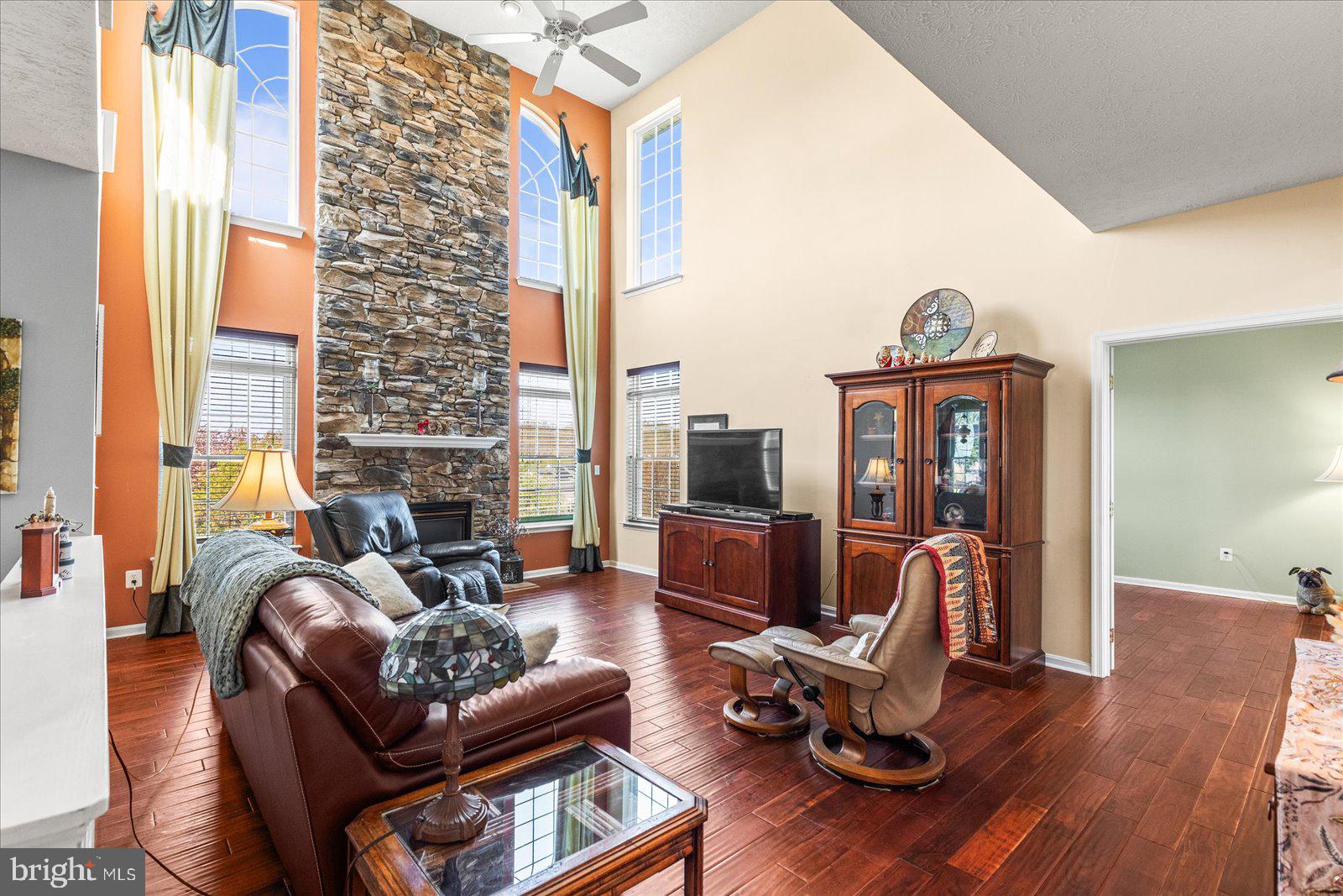 MELBOURNE MANOR - Residential