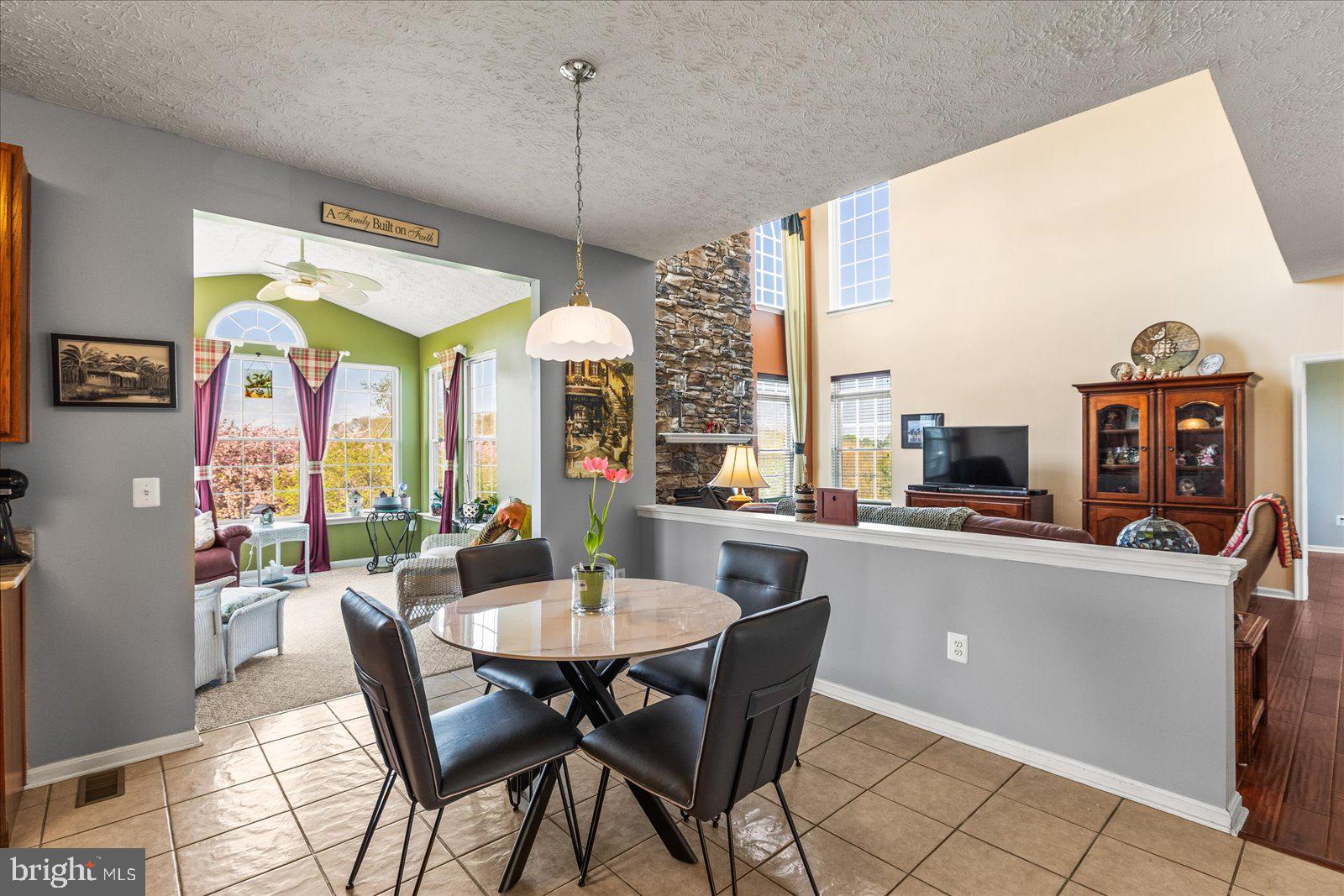 MELBOURNE MANOR - Residential