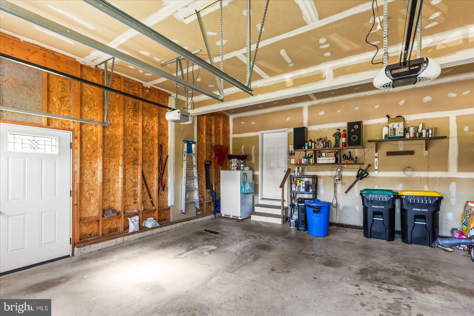 MELBOURNE MANOR - Residential