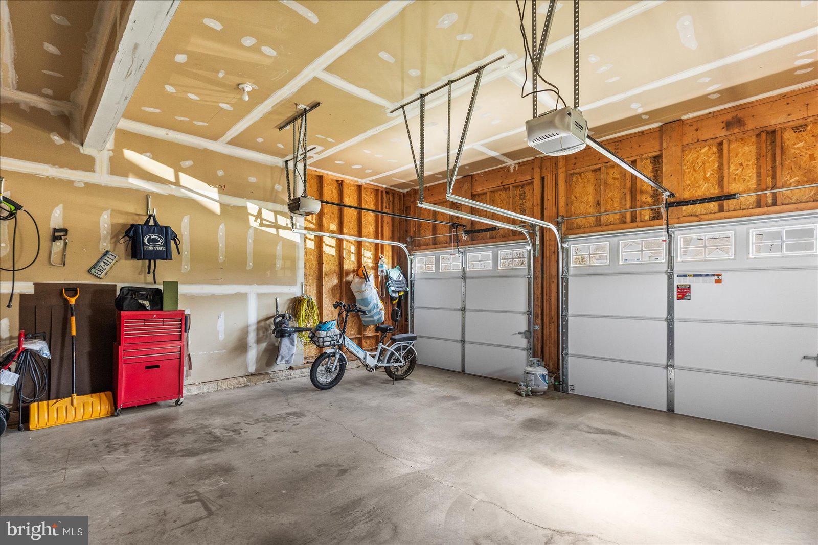 MELBOURNE MANOR - Residential