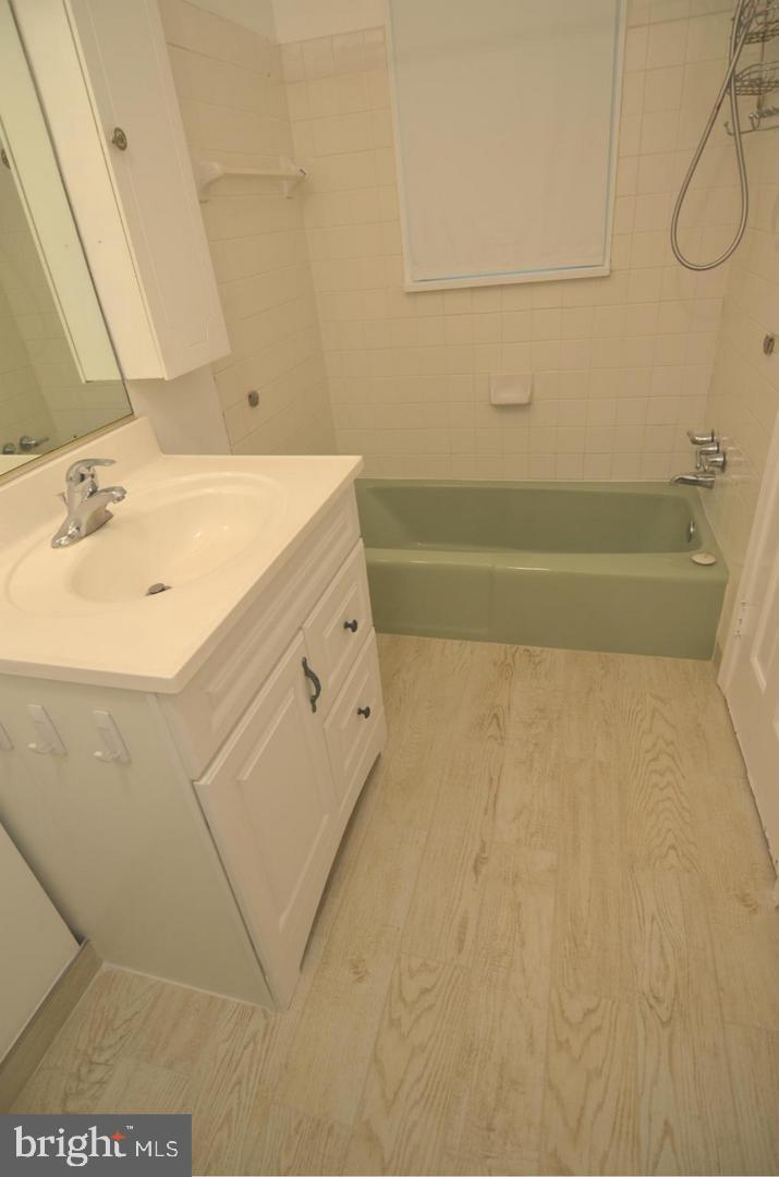 CHAPELWOOD - Residential Lease