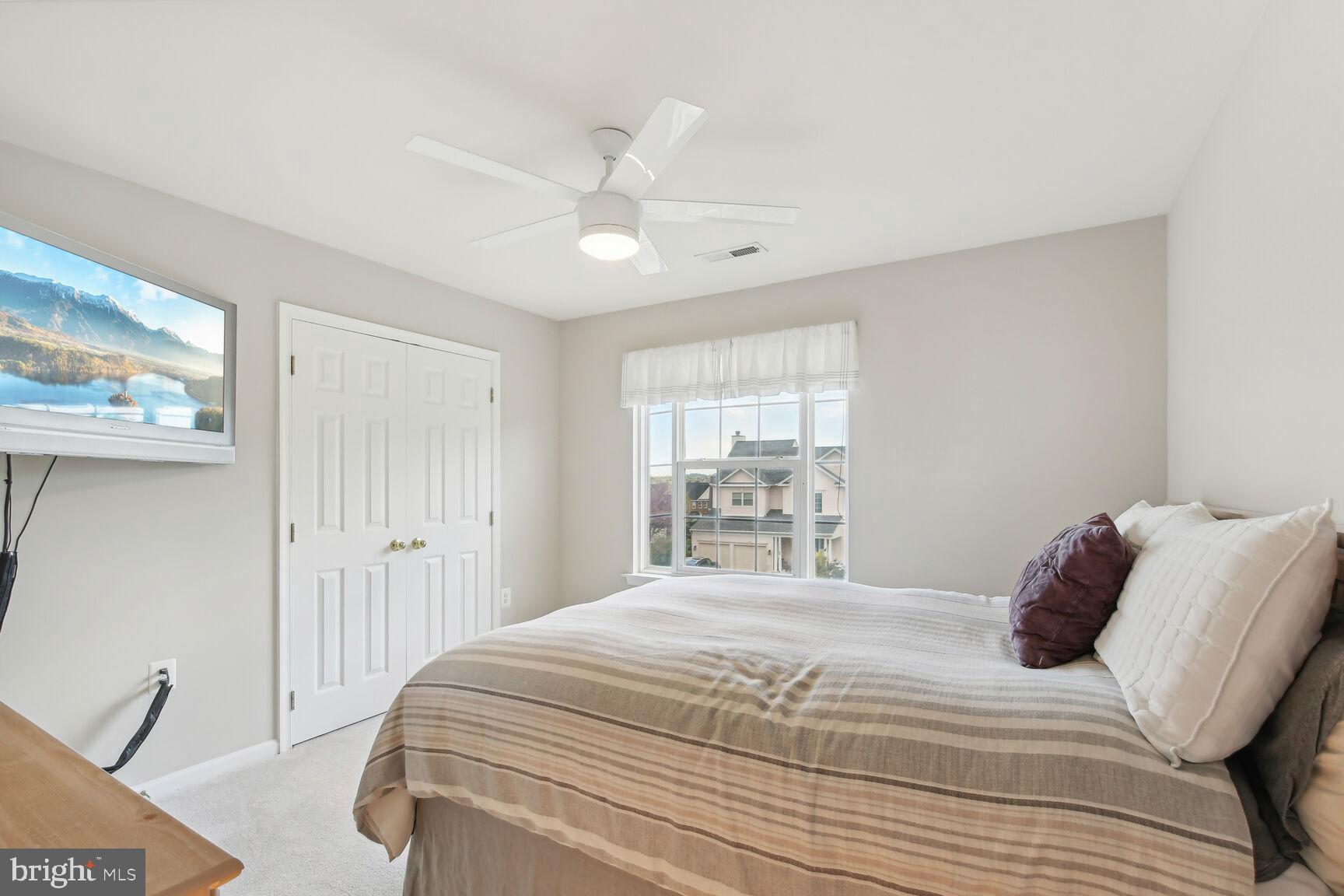 POTOMAC CROSSING - Residential