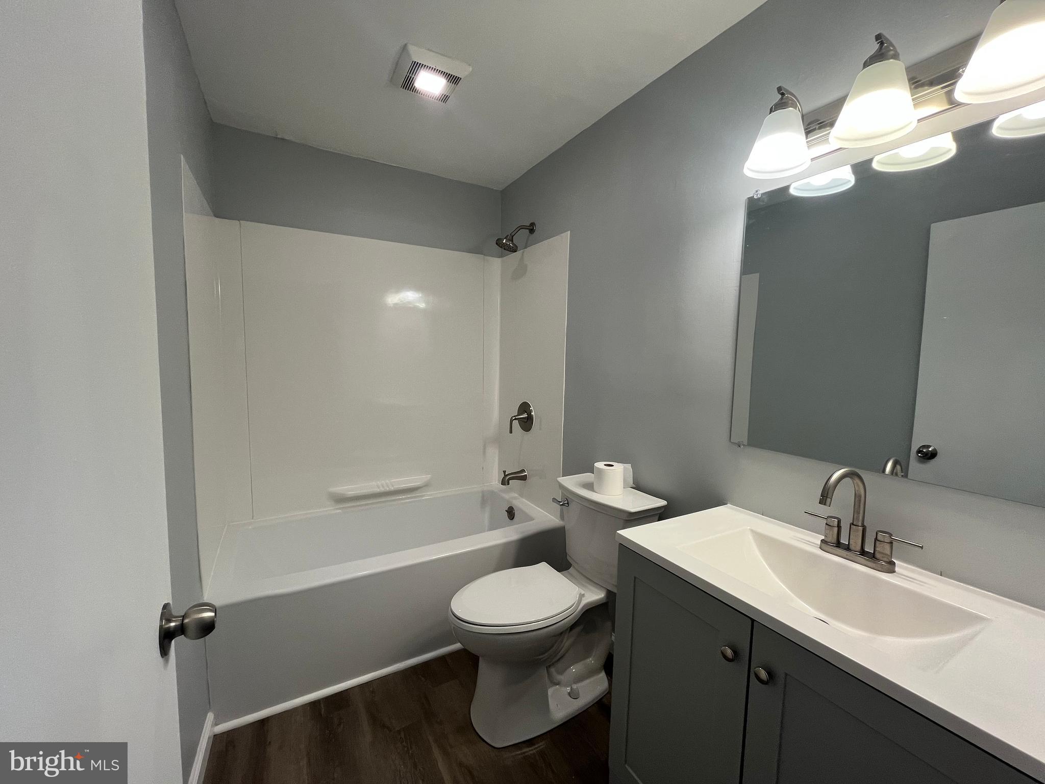 COURT OF HENDERSON - Residential Lease