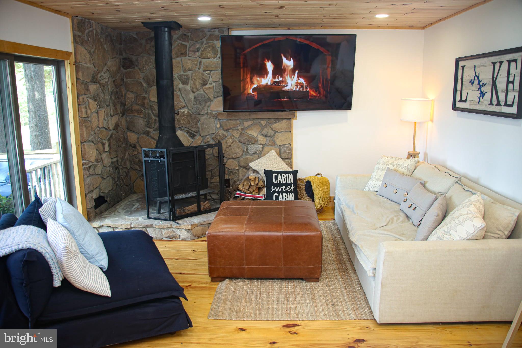 STONE TAVERN - Residential