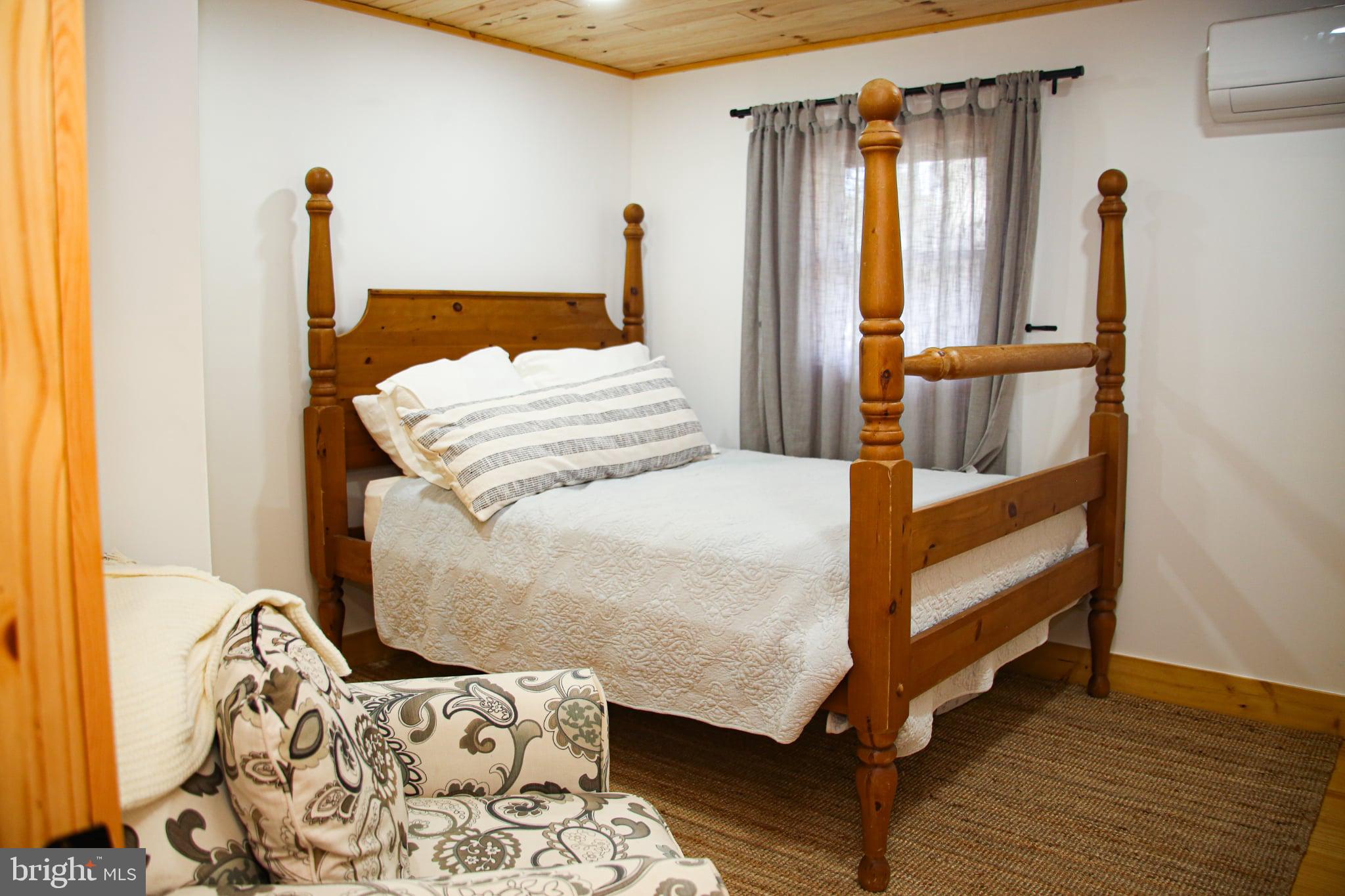 STONE TAVERN - Residential