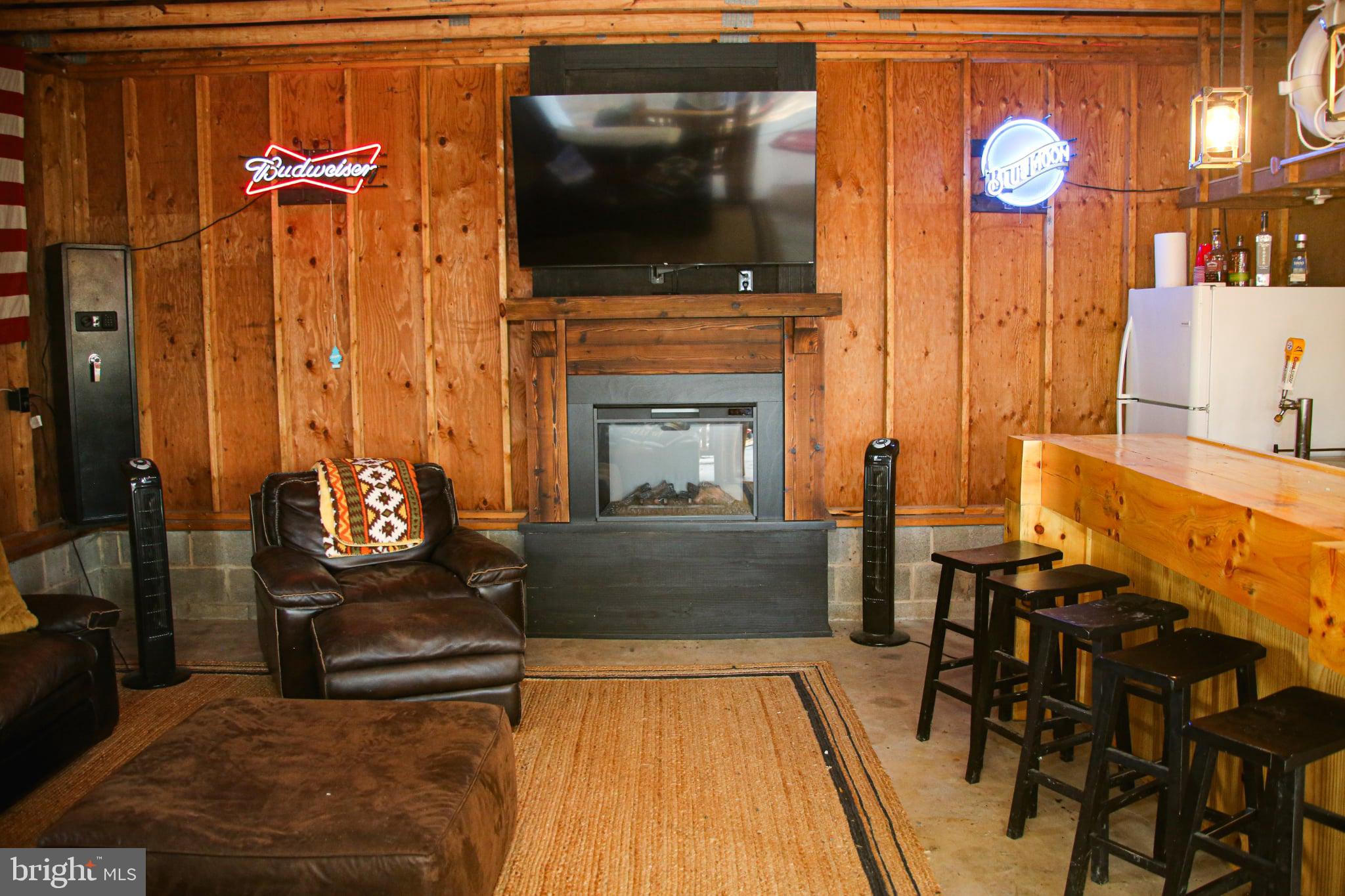 STONE TAVERN - Residential