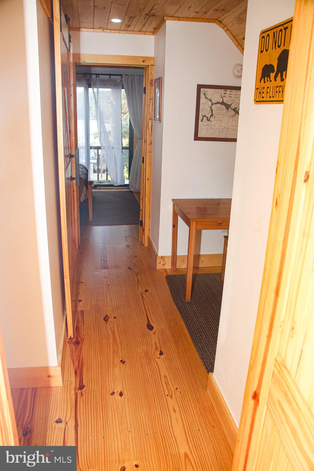 STONE TAVERN - Residential