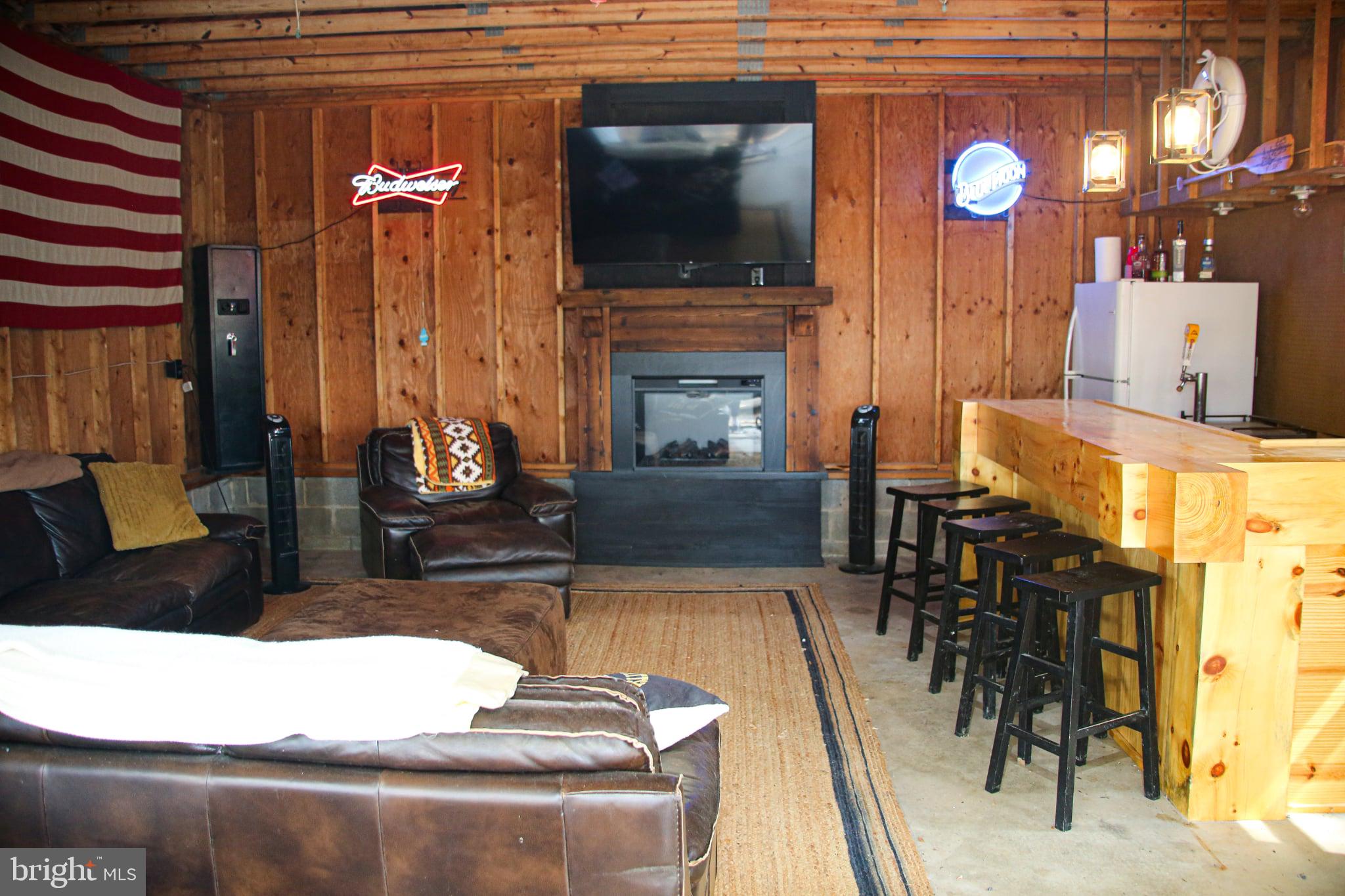 STONE TAVERN - Residential