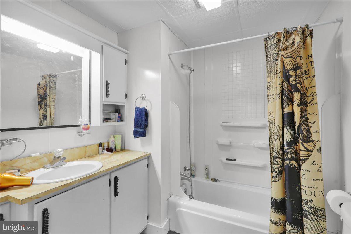 BLUE RIBBON FARMS - Residential