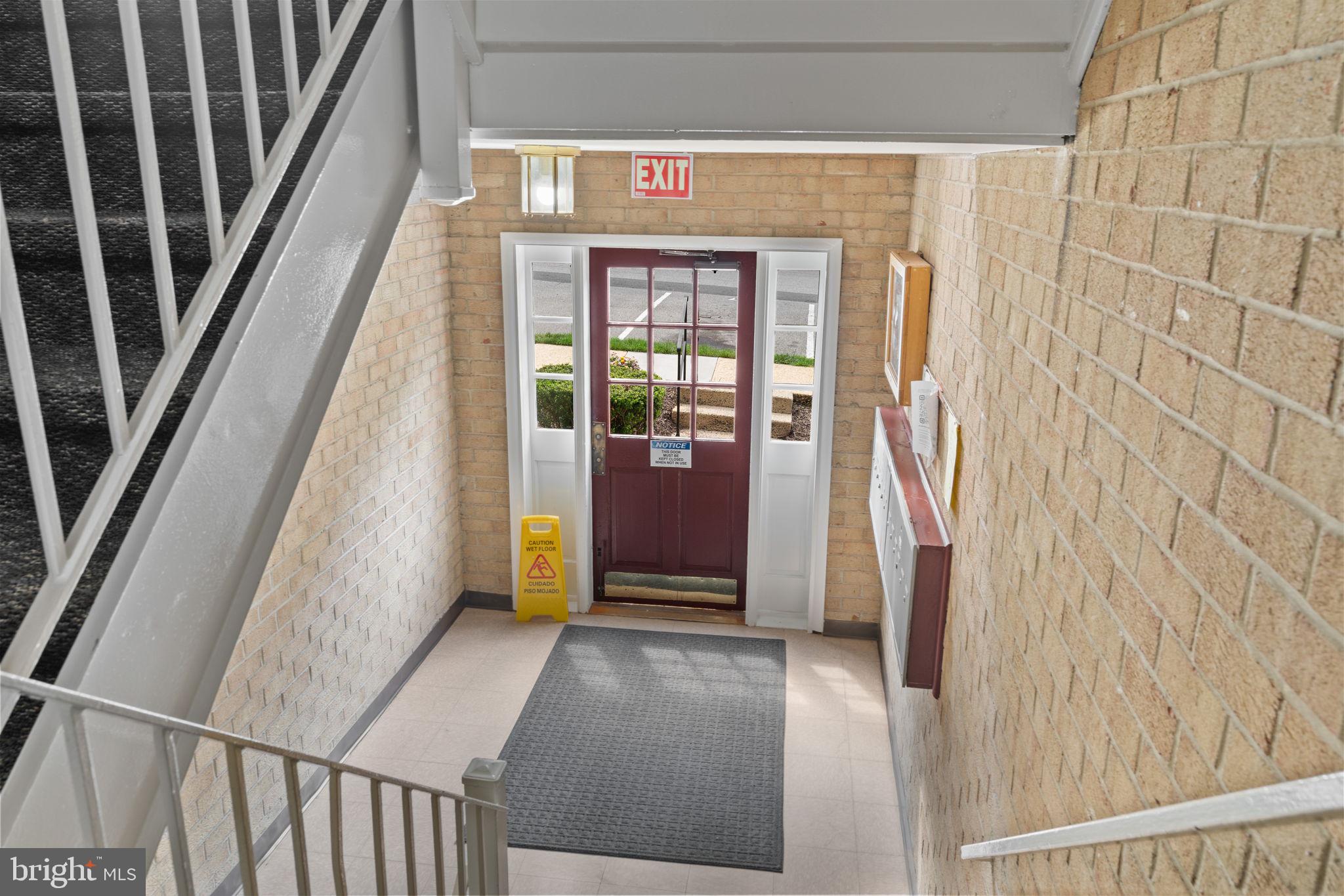3901 LYNDHURST DRIVE 201
