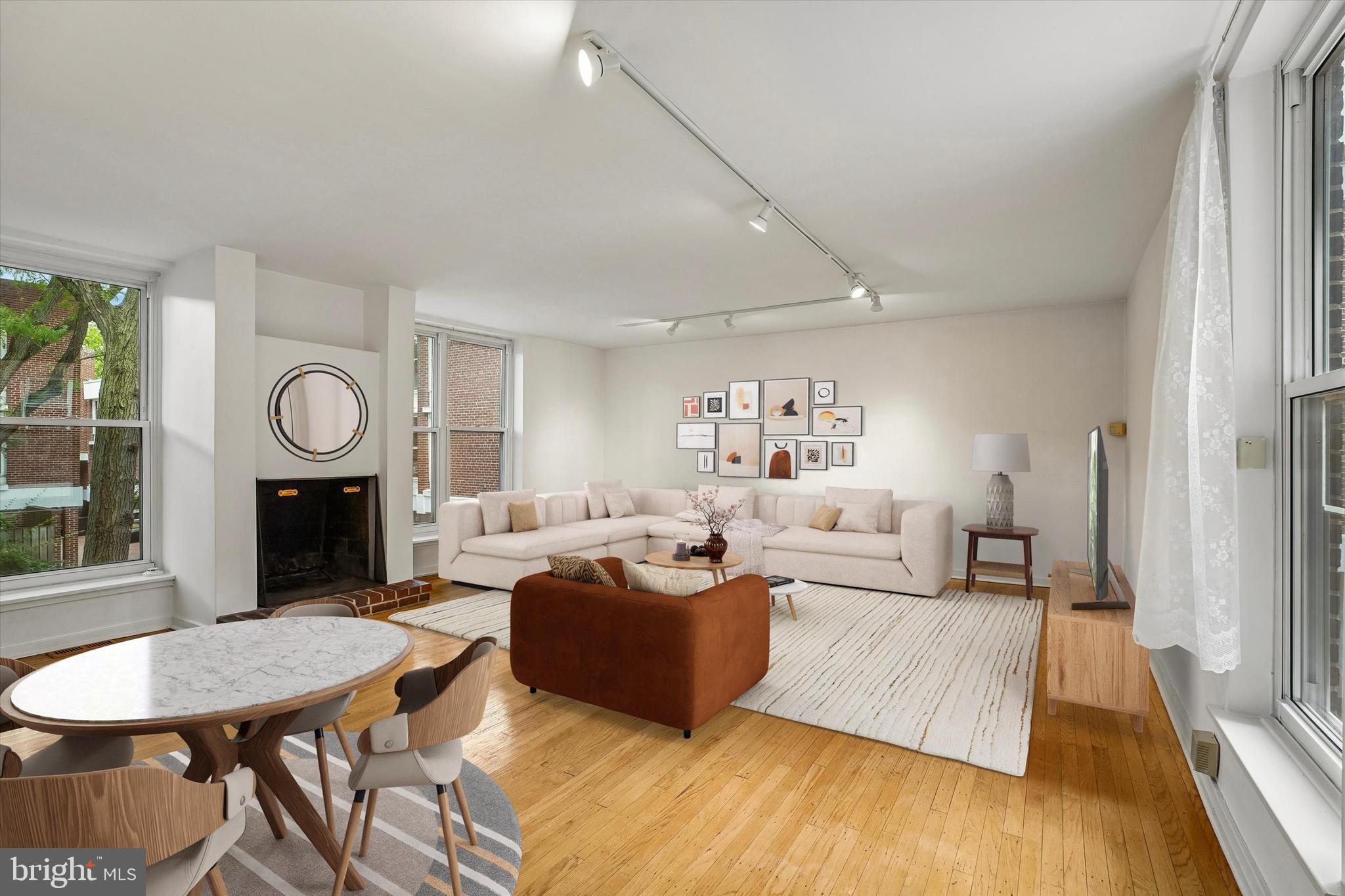 43 UNIVERSITY MEWS