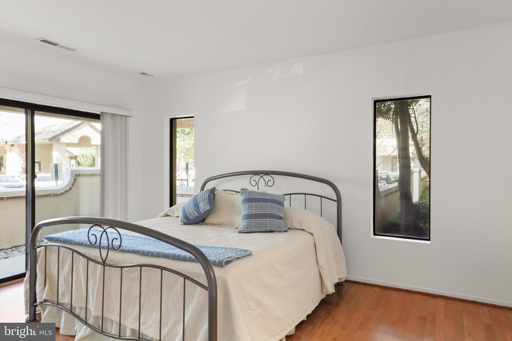 MIRAMONT VILLAS - Residential