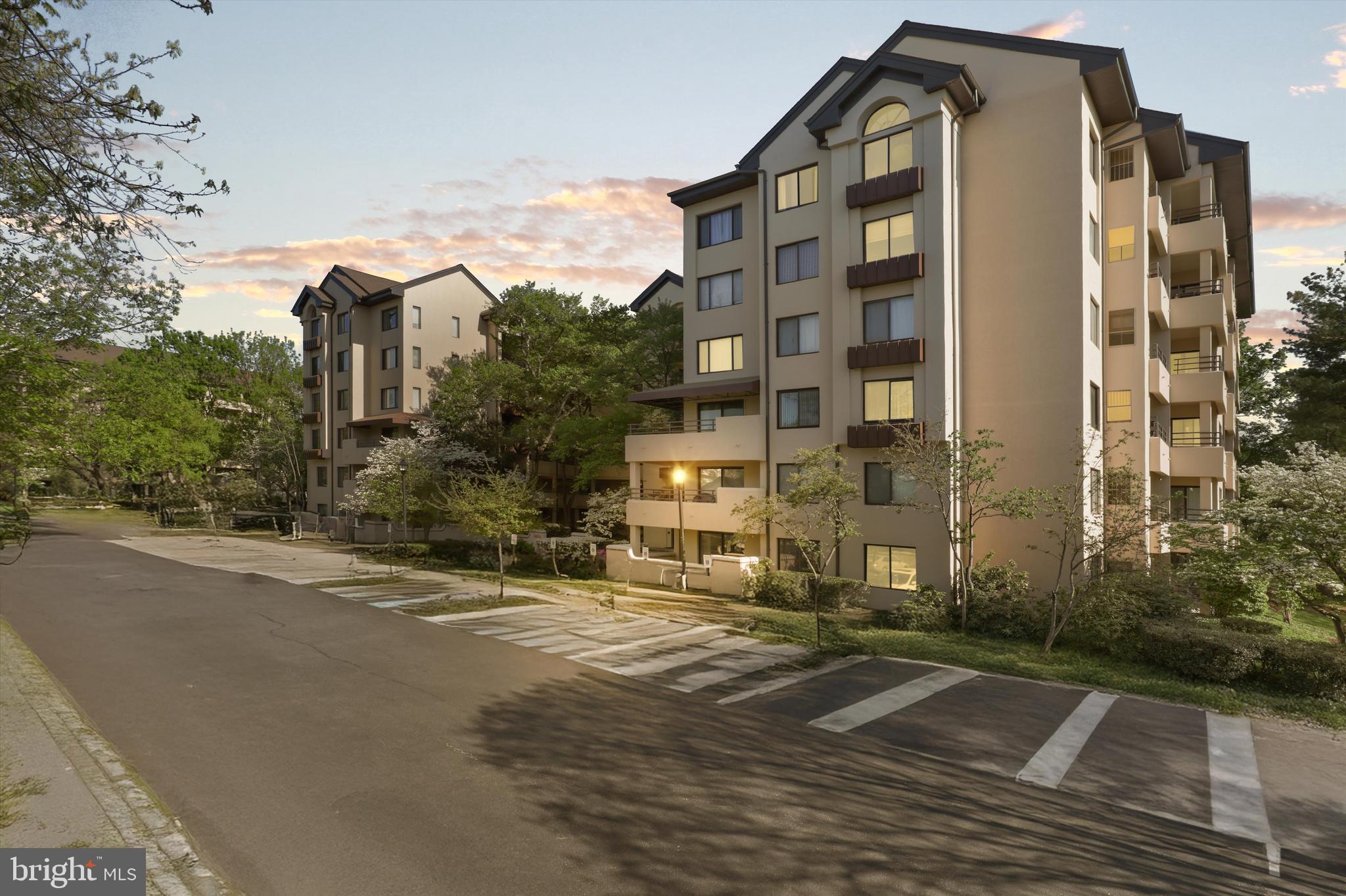 MIRAMONT VILLAS - Residential