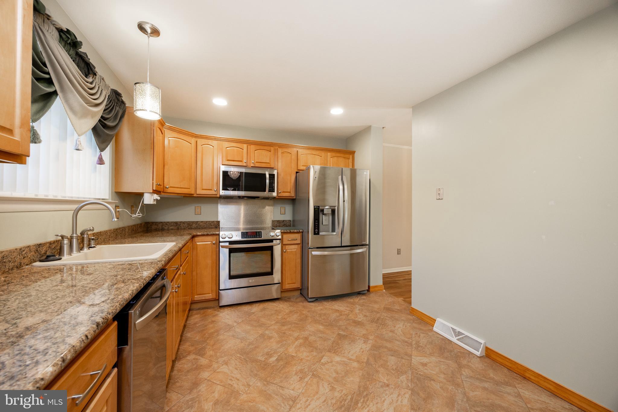 142 LARCHWOOD COURT