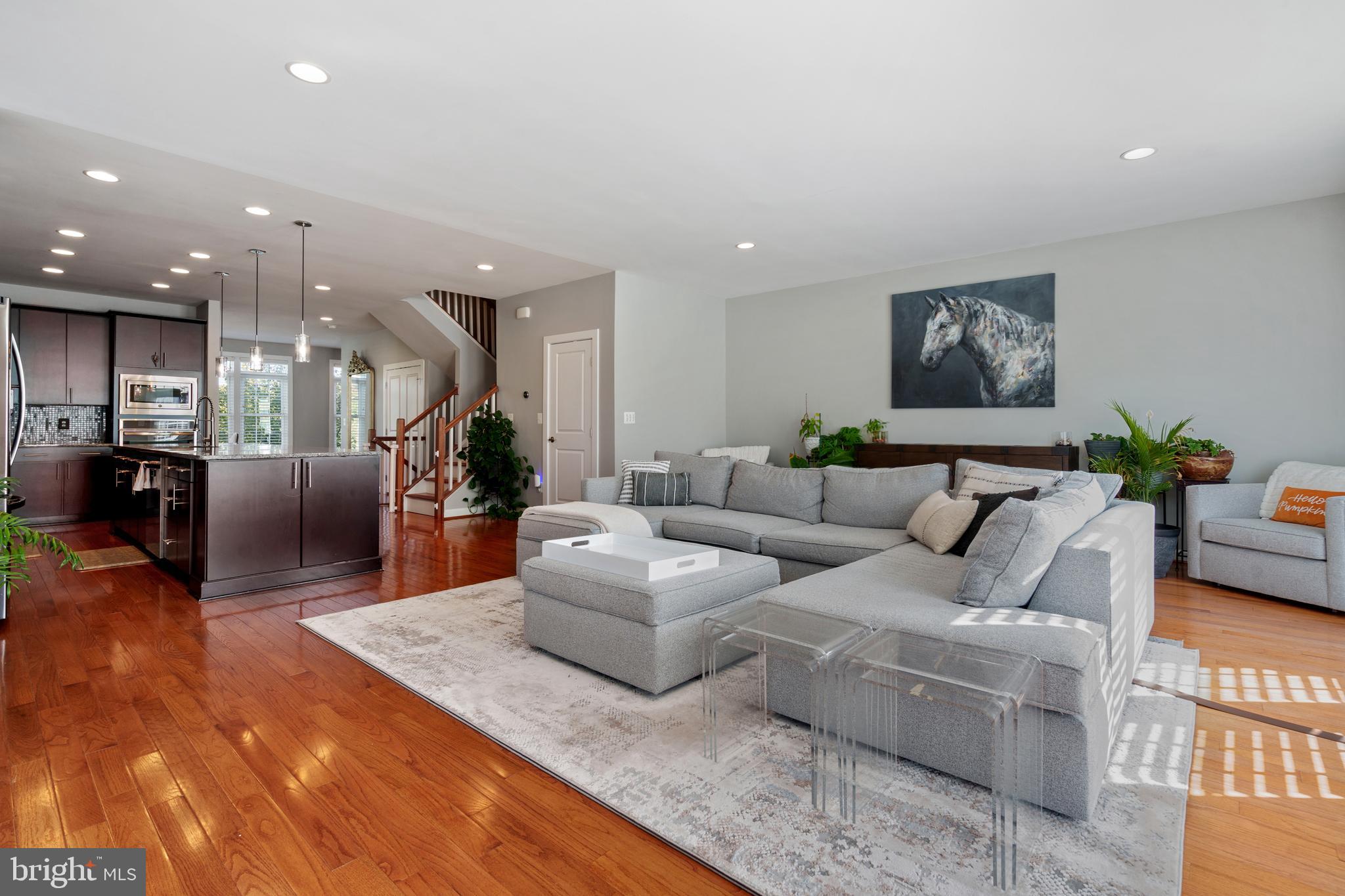 SEVEN HILLS - Residential