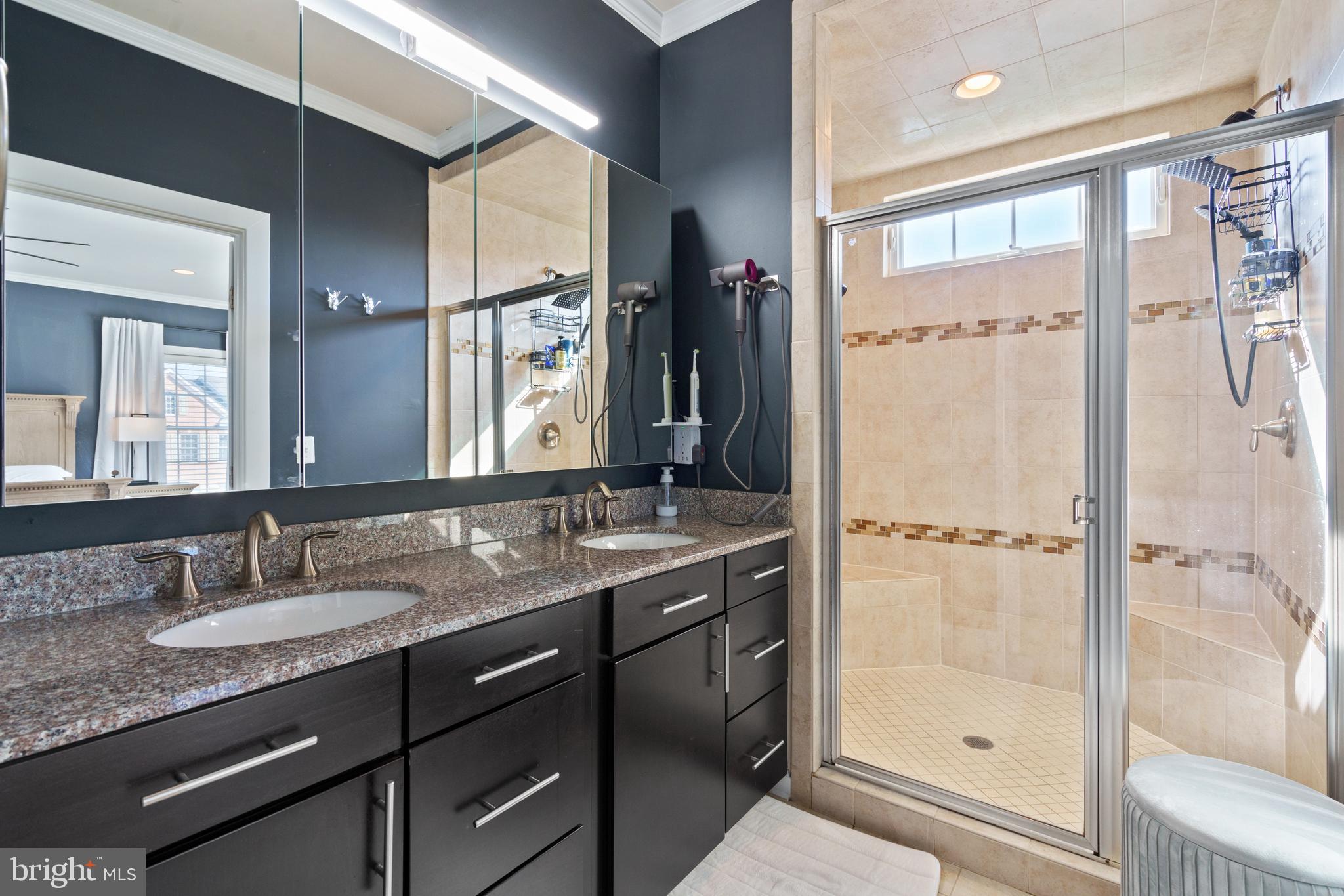 SEVEN HILLS - Residential