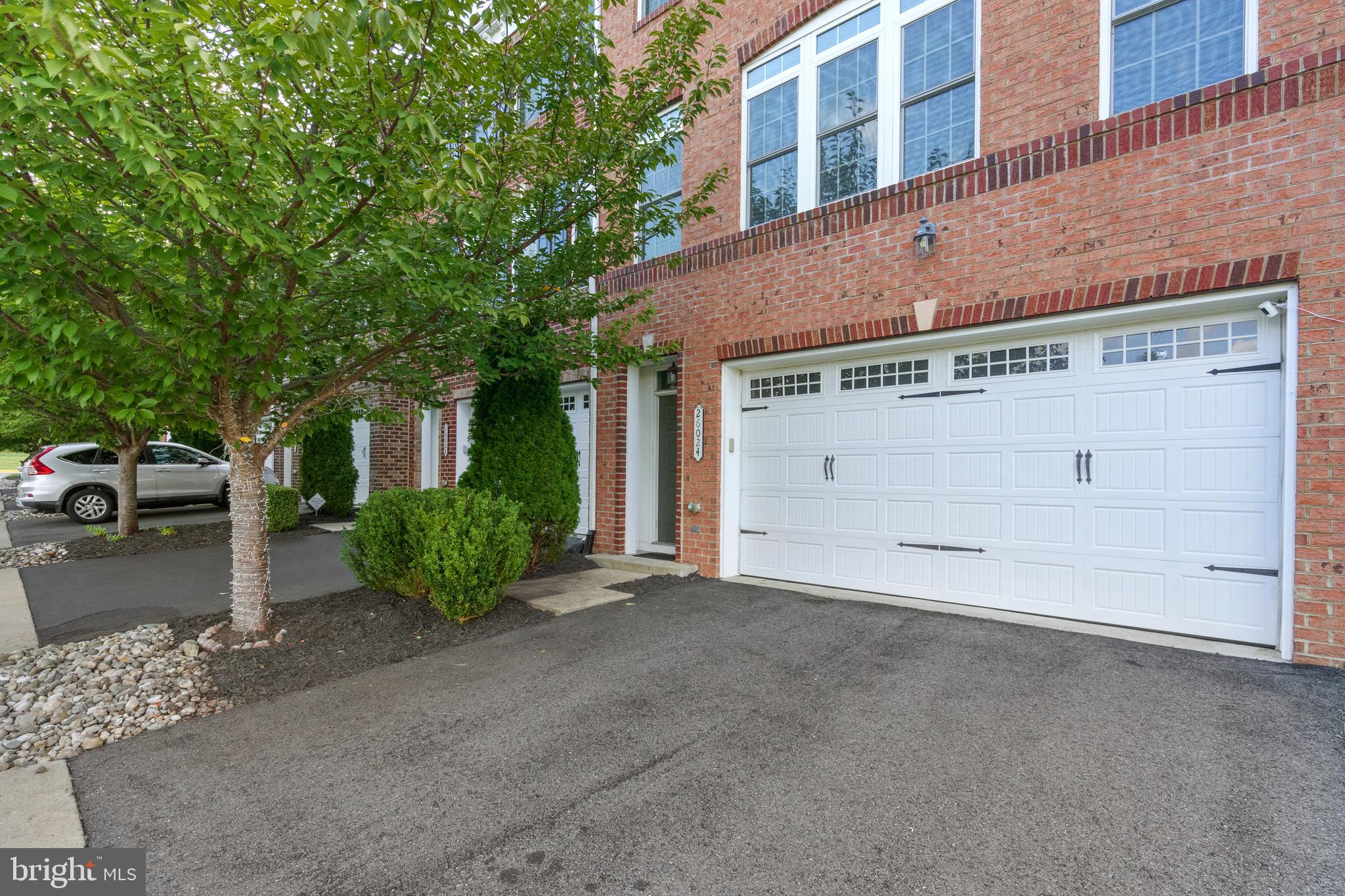 SEVEN HILLS - Residential