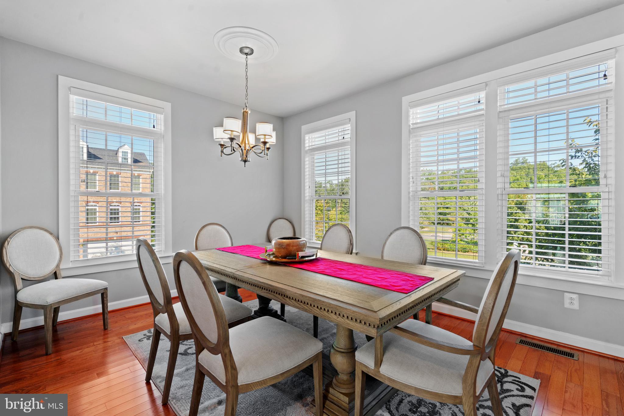 SEVEN HILLS - Residential