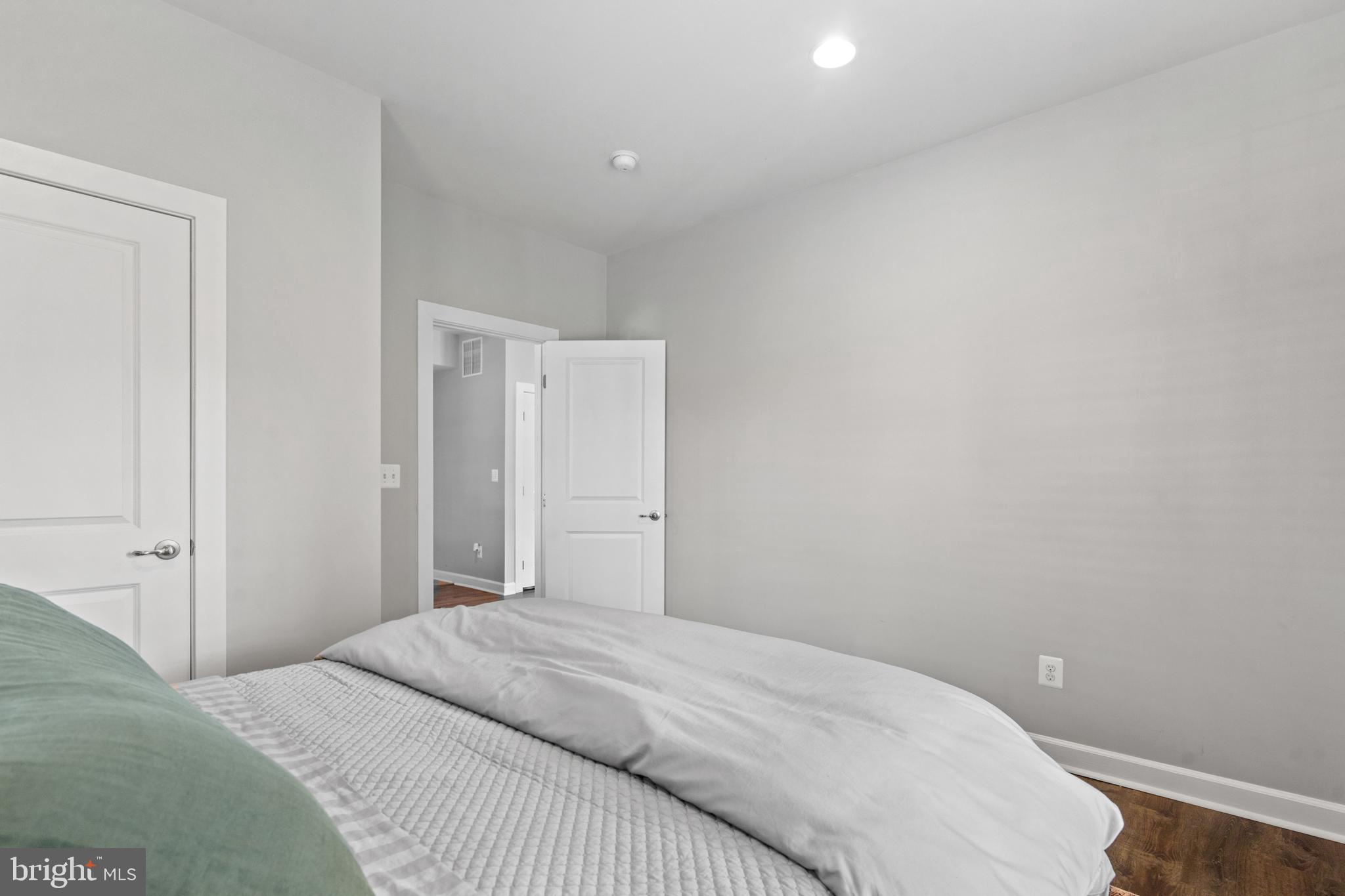 SEVEN HILLS - Residential