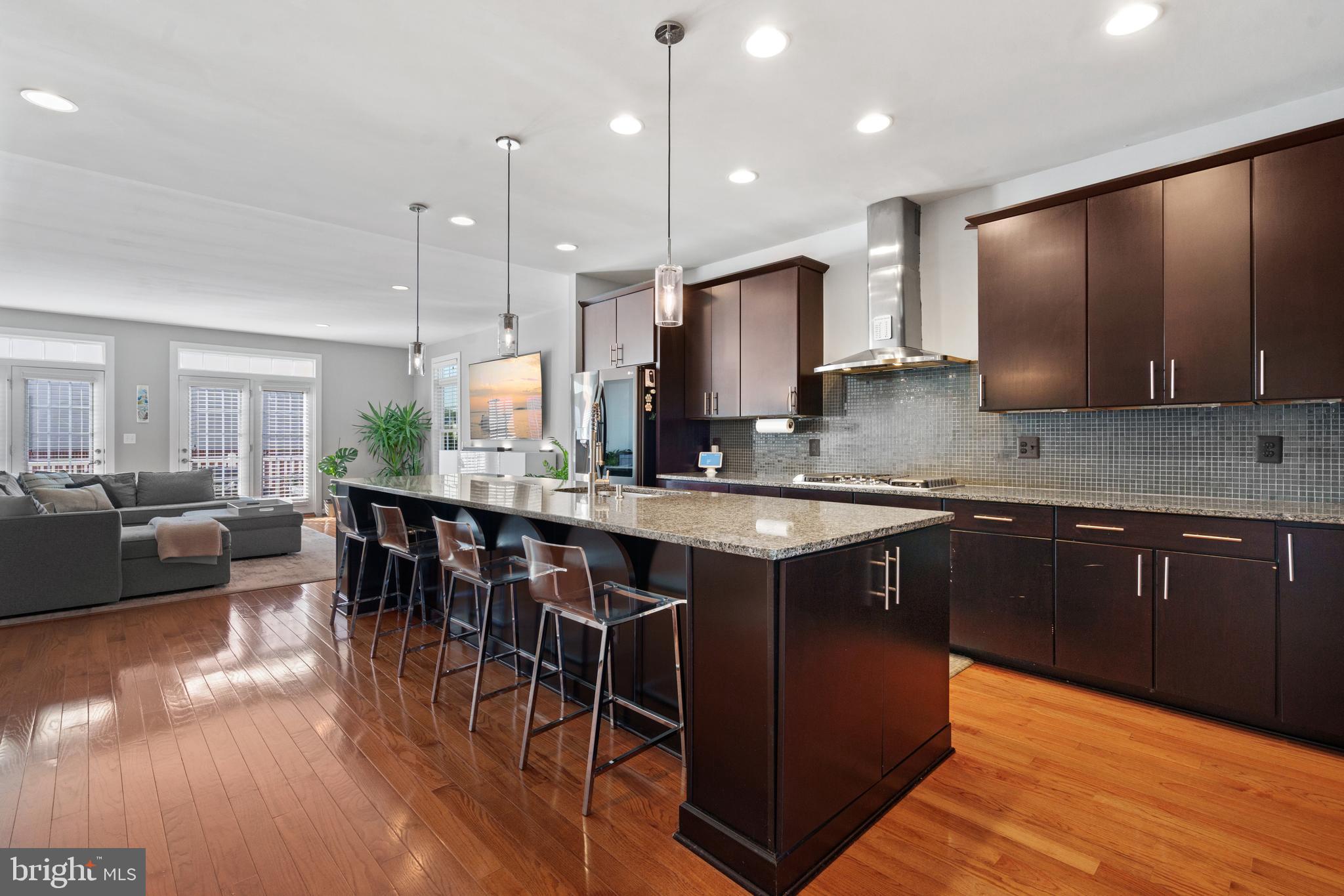 SEVEN HILLS - Residential