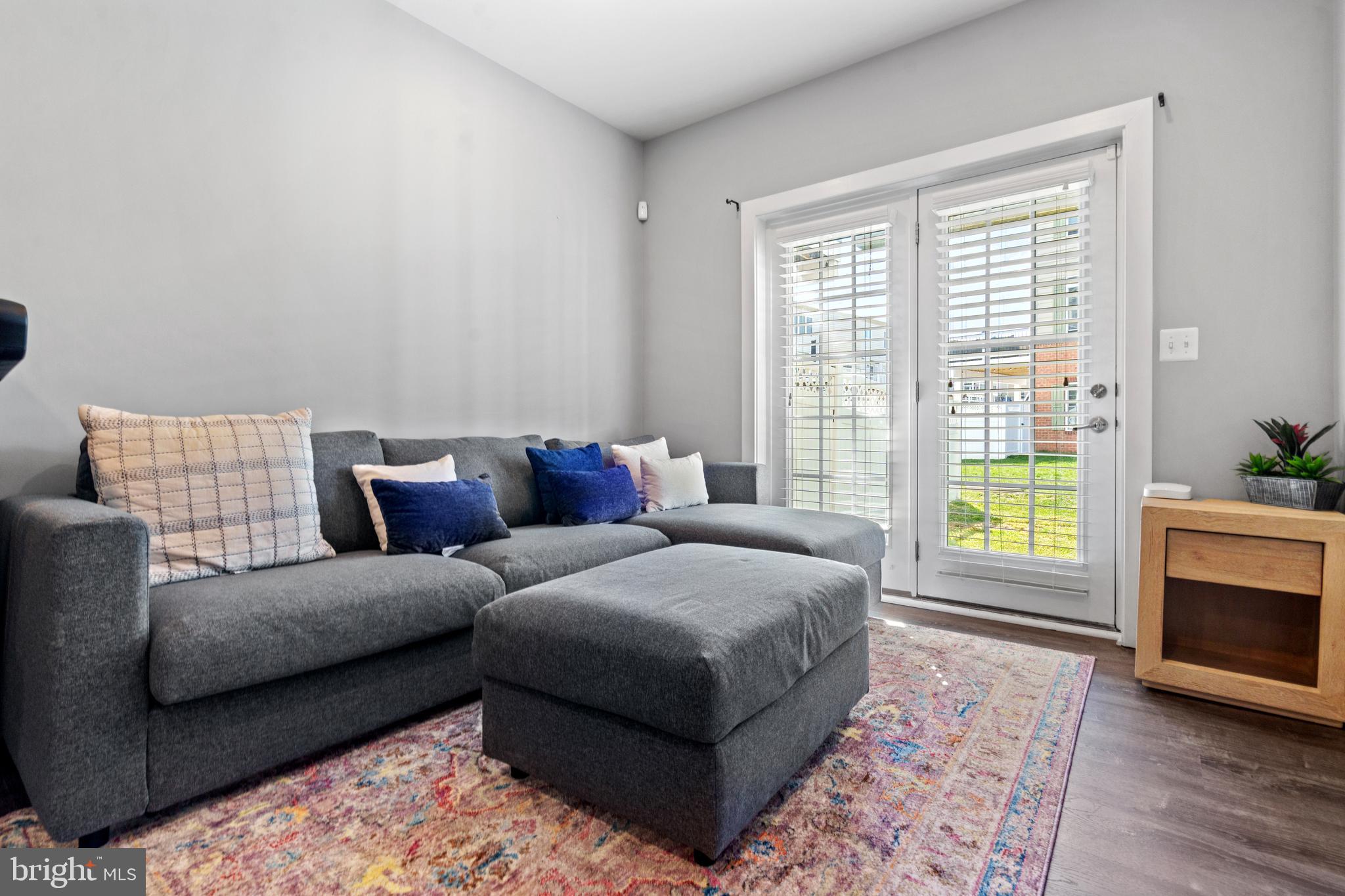 SEVEN HILLS - Residential