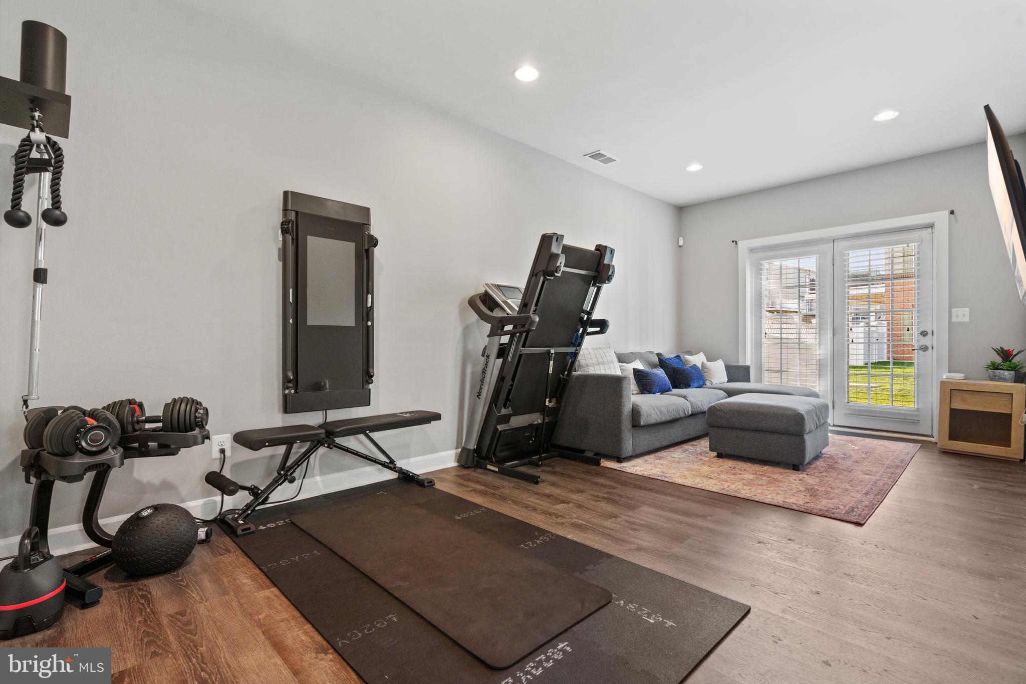 SEVEN HILLS - Residential