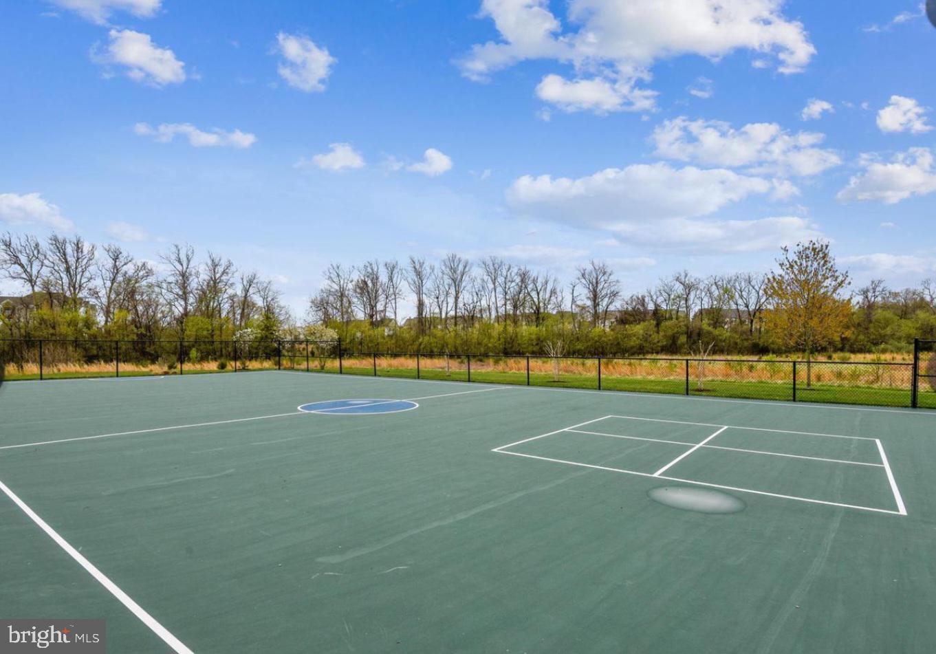 ONE LOUDOUN - Residential