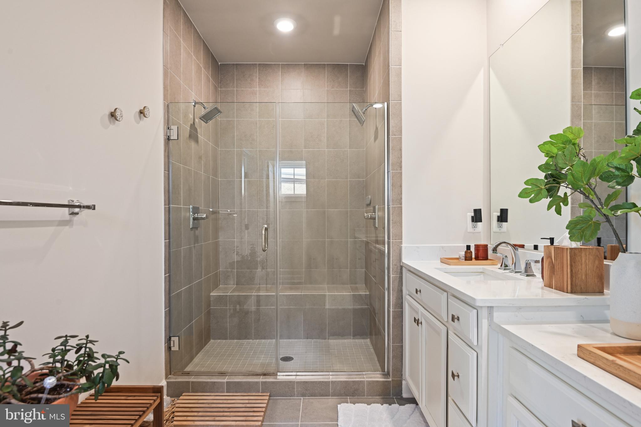 ONE LOUDOUN - Residential