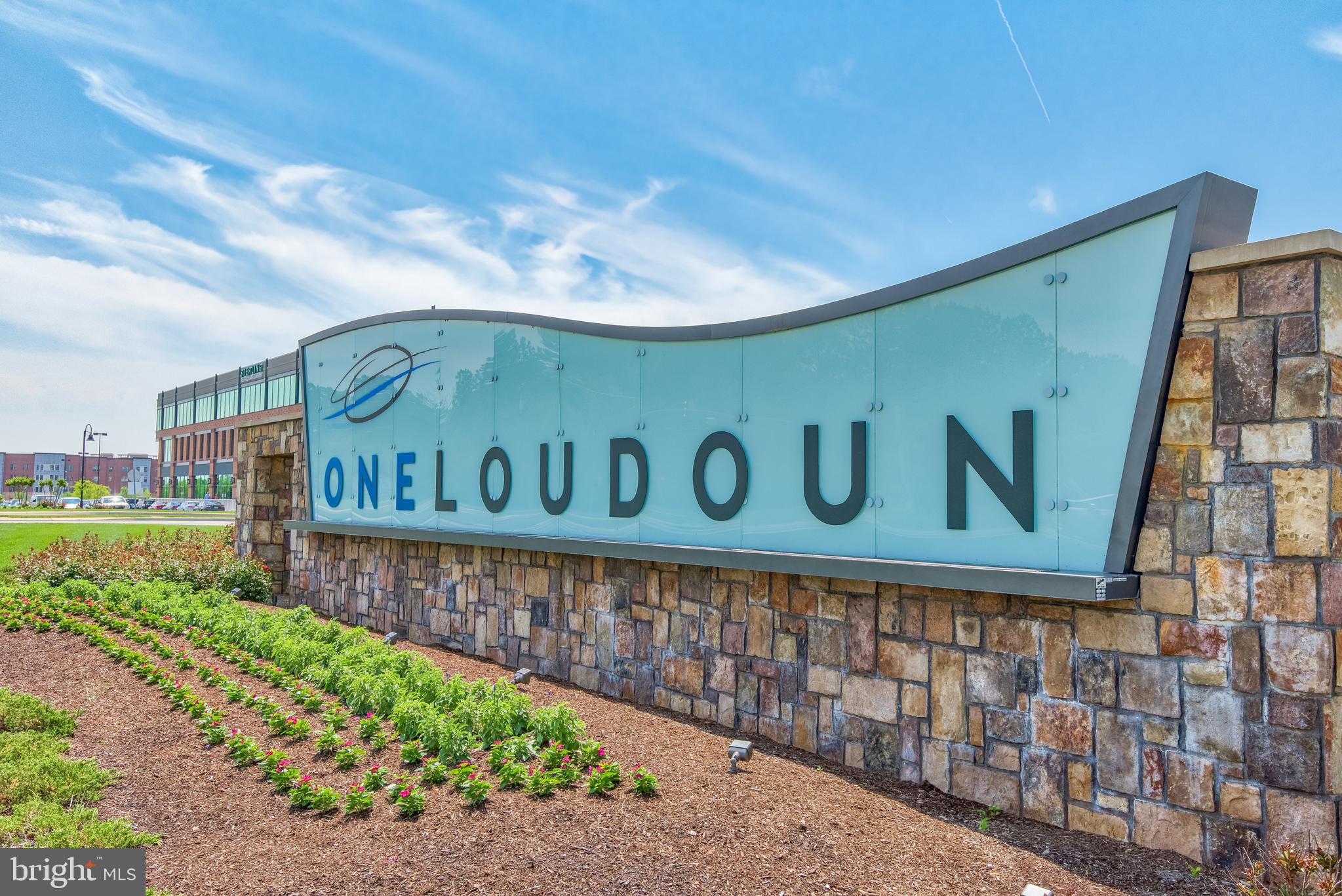 ONE LOUDOUN - Residential