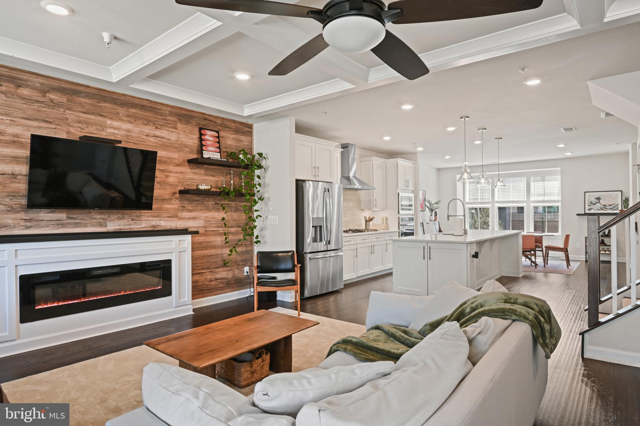 ONE LOUDOUN - Residential