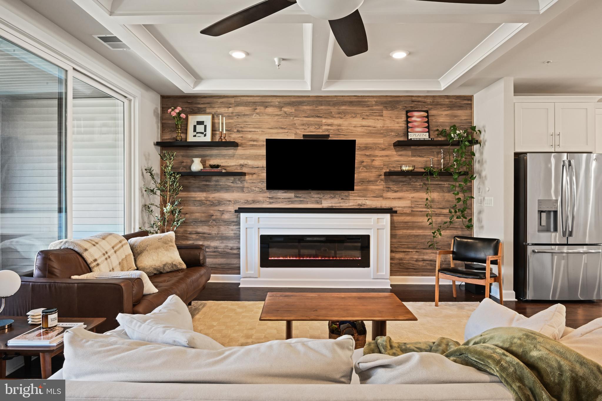 ONE LOUDOUN - Residential