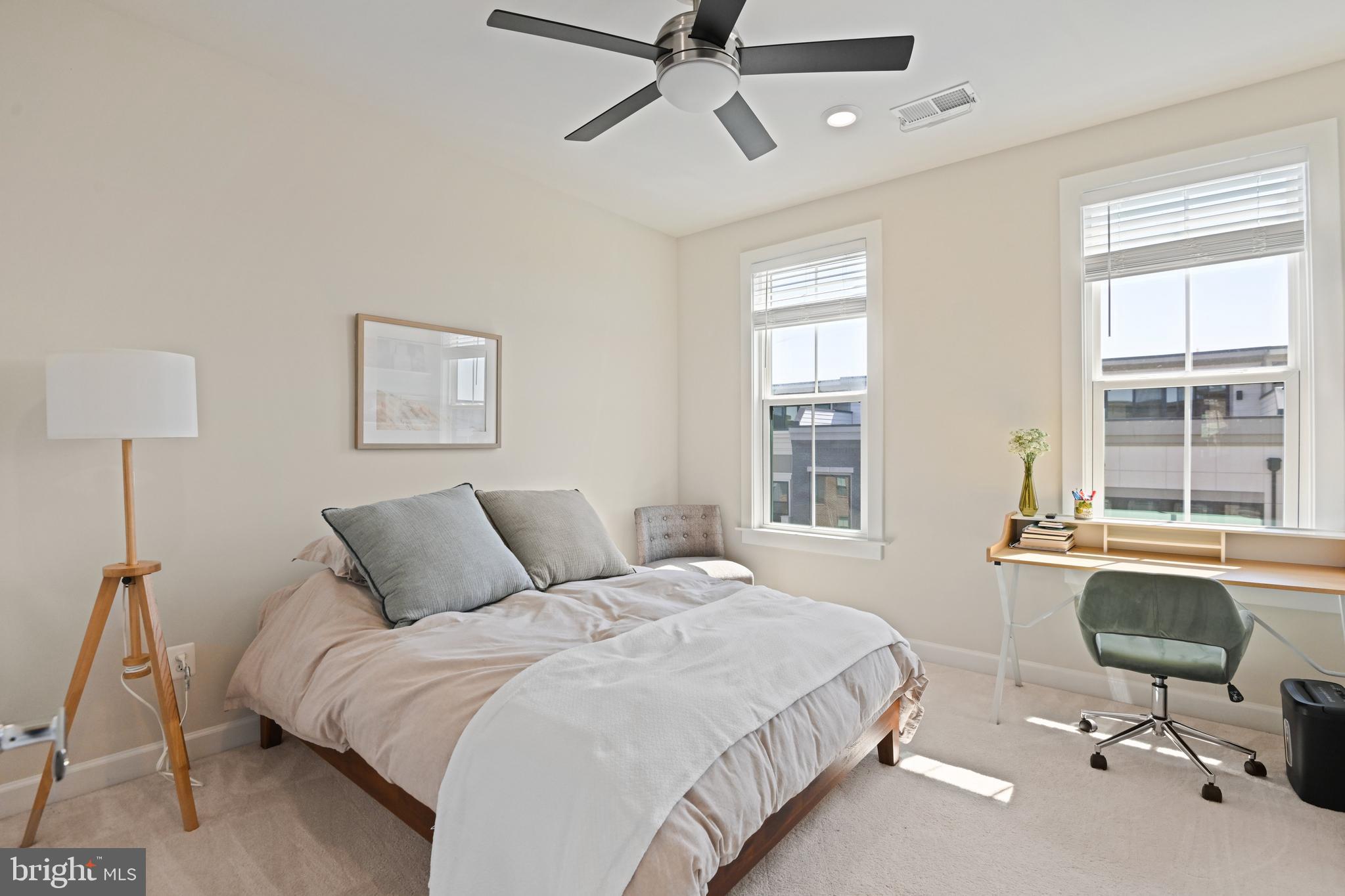 ONE LOUDOUN - Residential