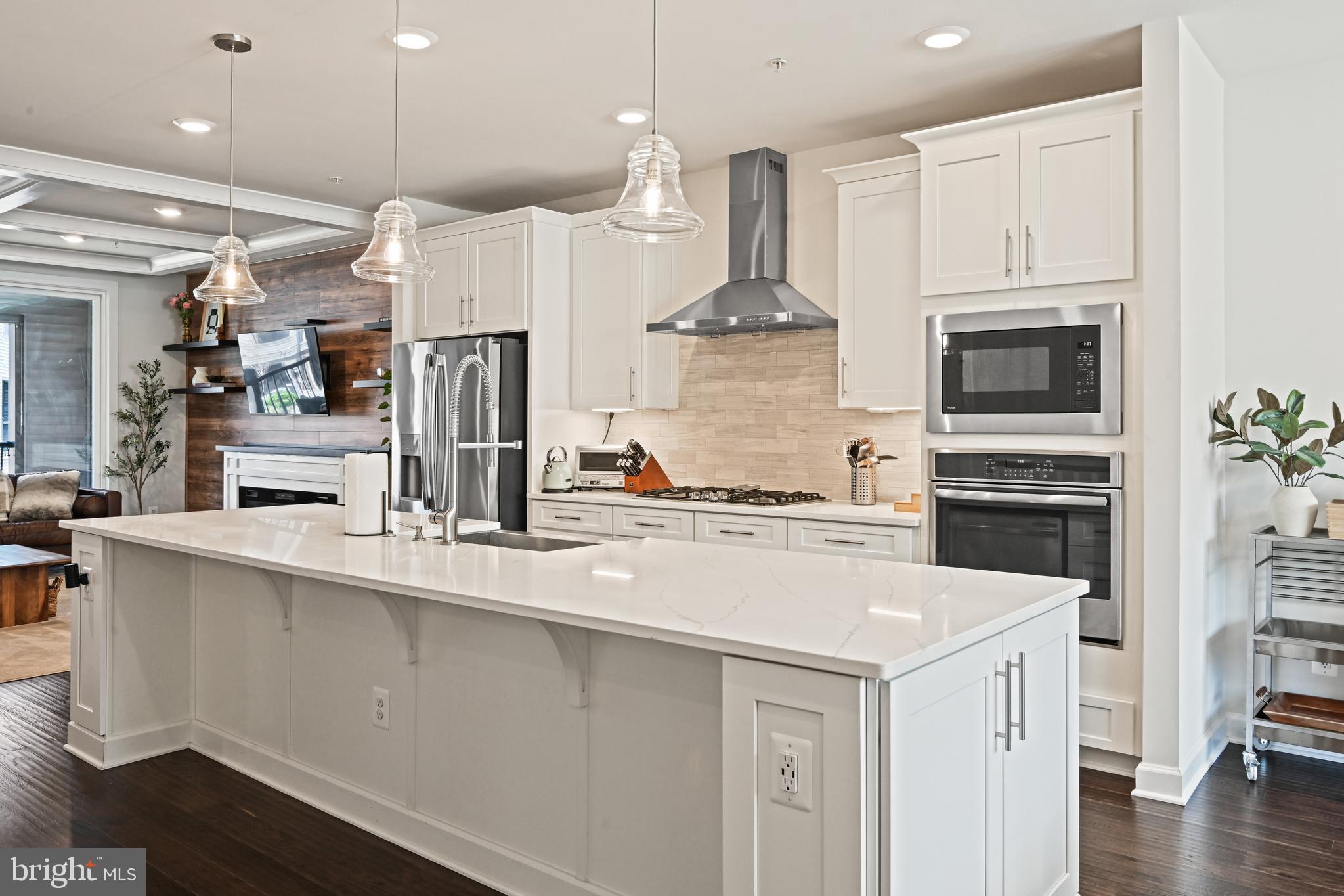 ONE LOUDOUN - Residential