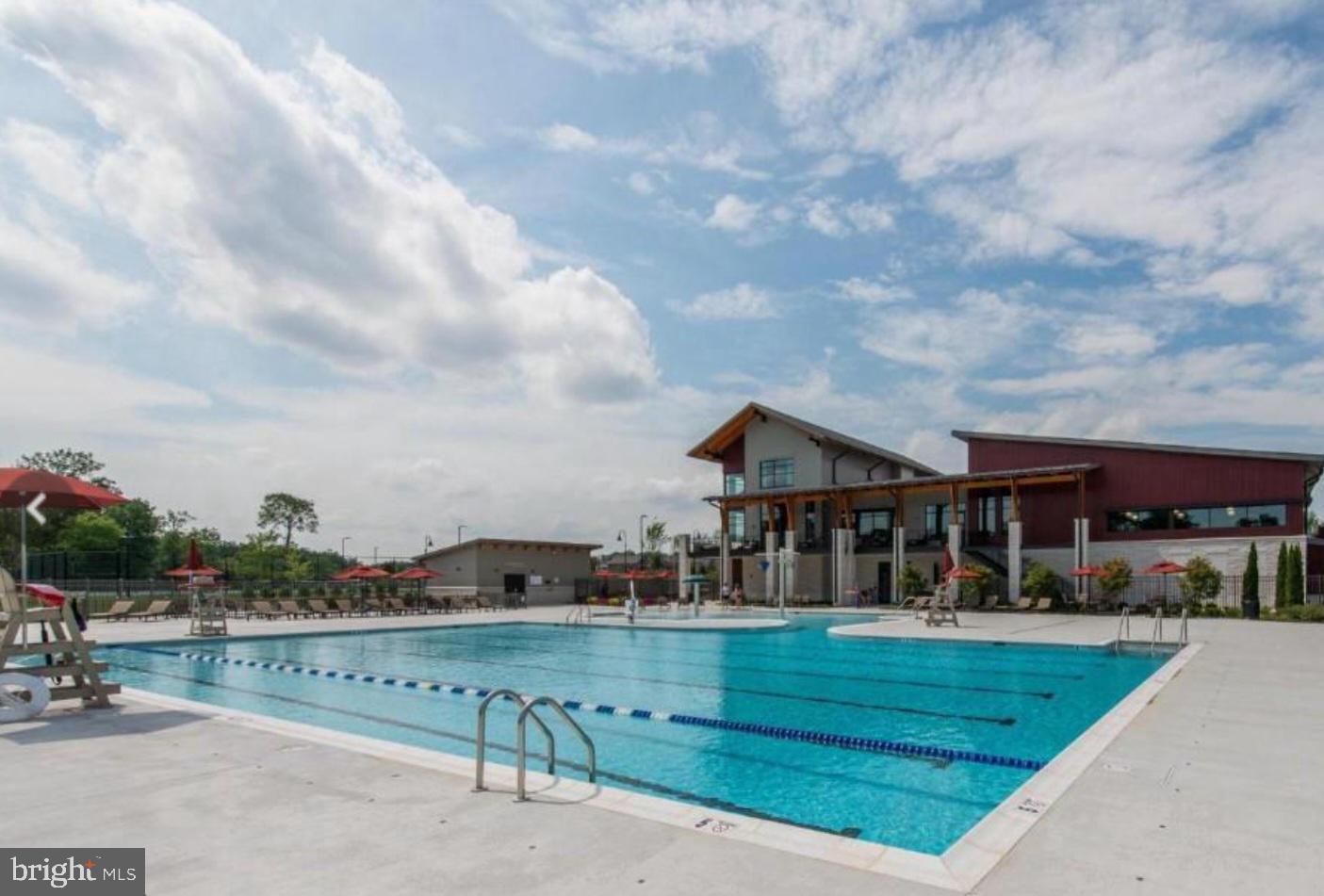 ONE LOUDOUN - Residential