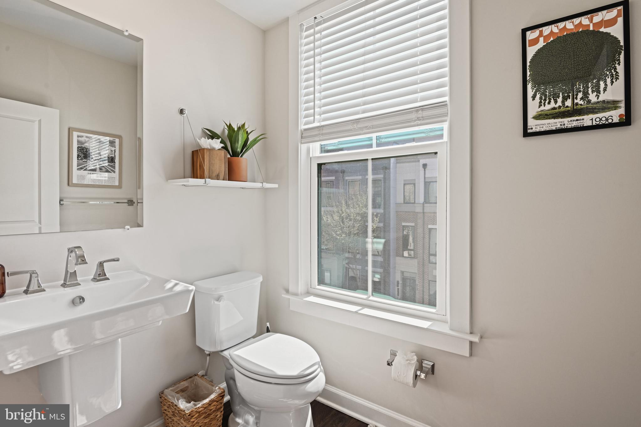 ONE LOUDOUN - Residential