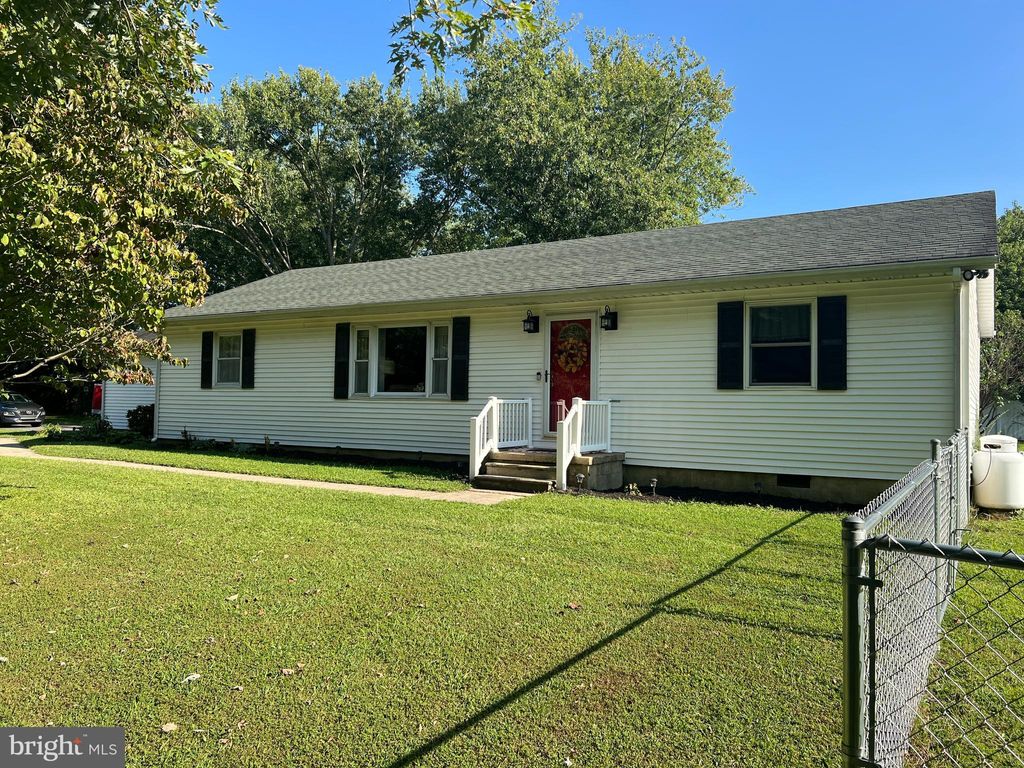 Photo of 705 Deer Track Lane, DOVER, DE 19904 (MLS # DEKT2040988)