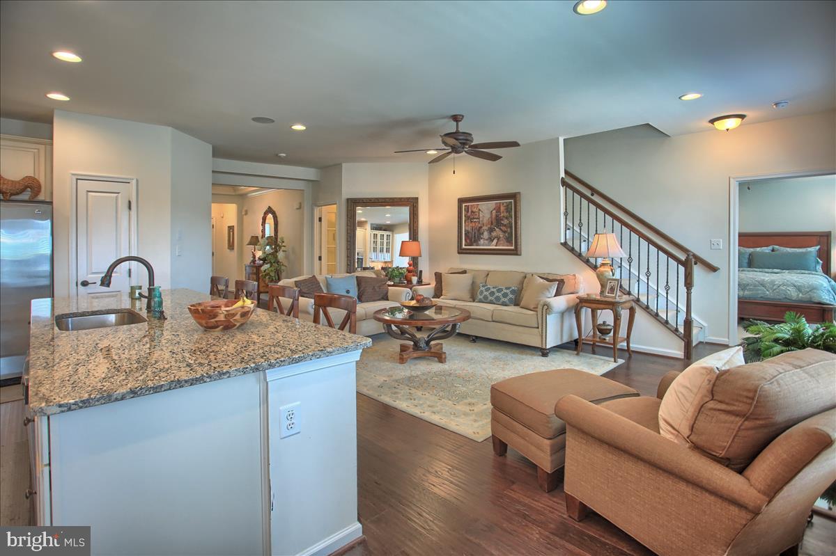STRAY WINDS FARM - Residential