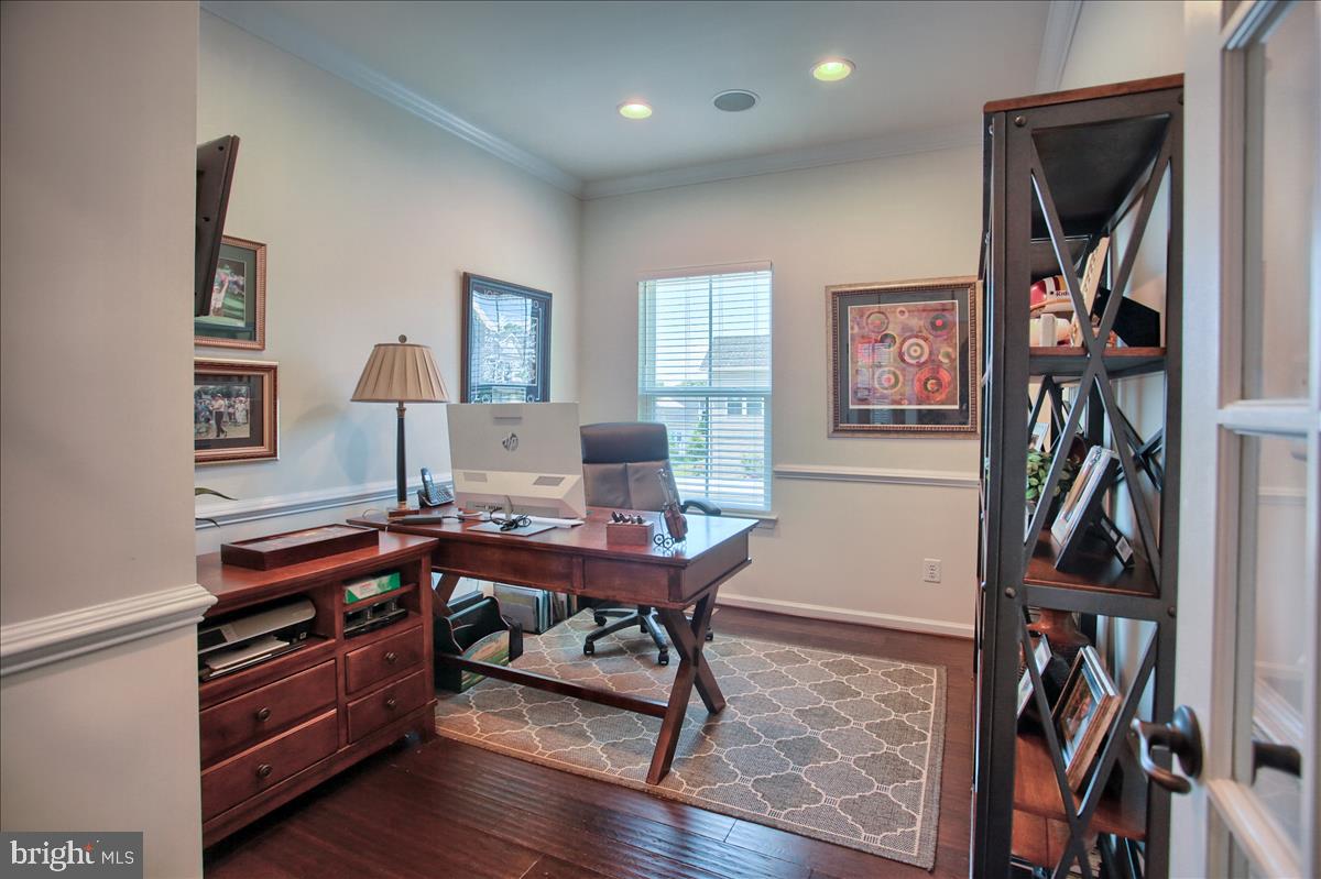 STRAY WINDS FARM - Residential