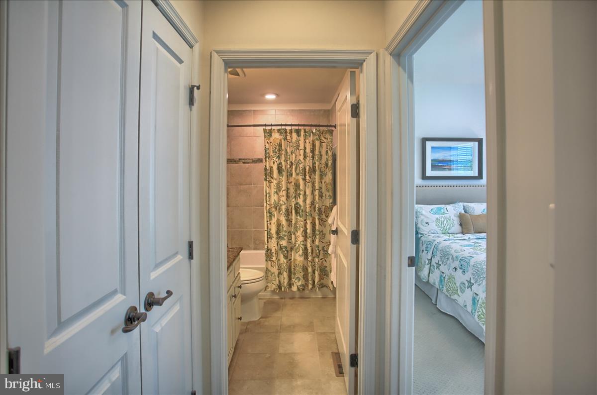 STRAY WINDS FARM - Residential