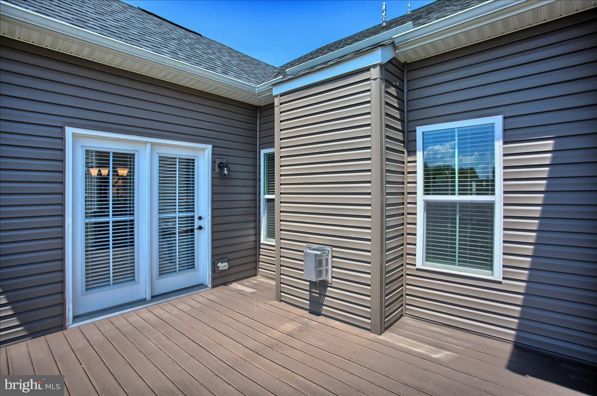 STRAY WINDS FARM - Residential