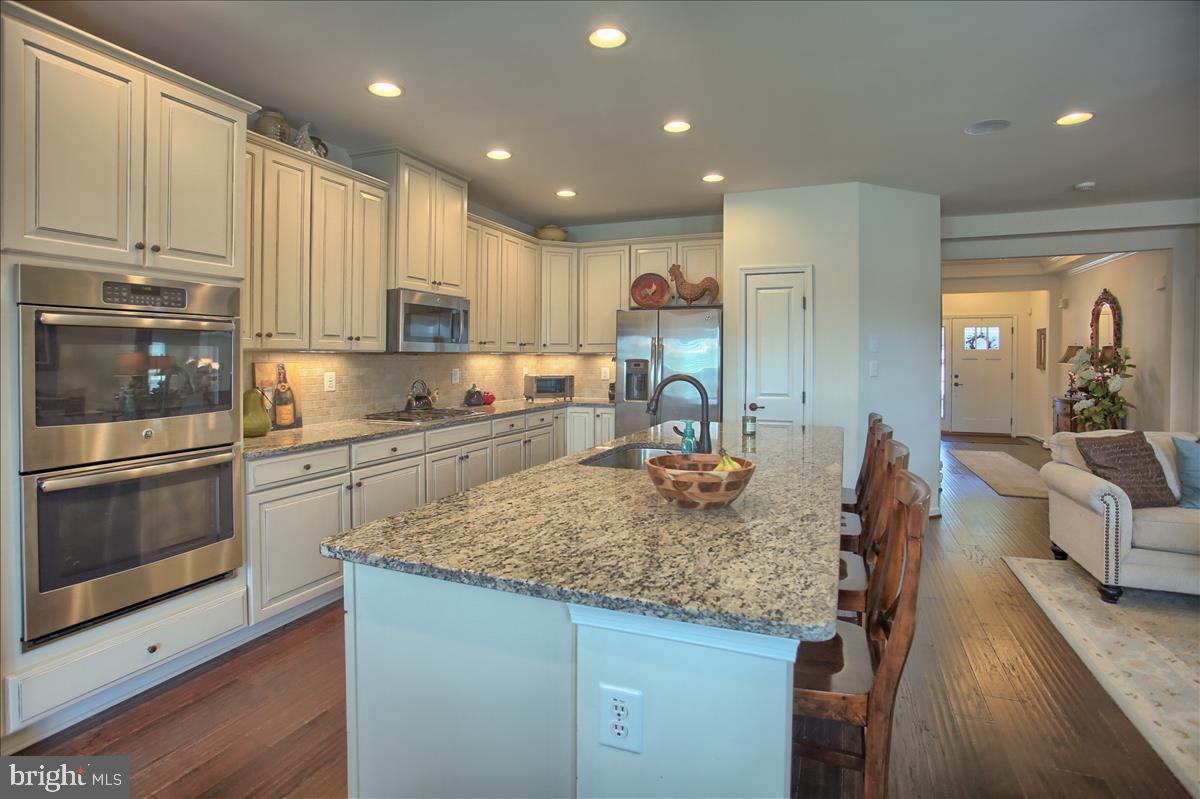 STRAY WINDS FARM - Residential
