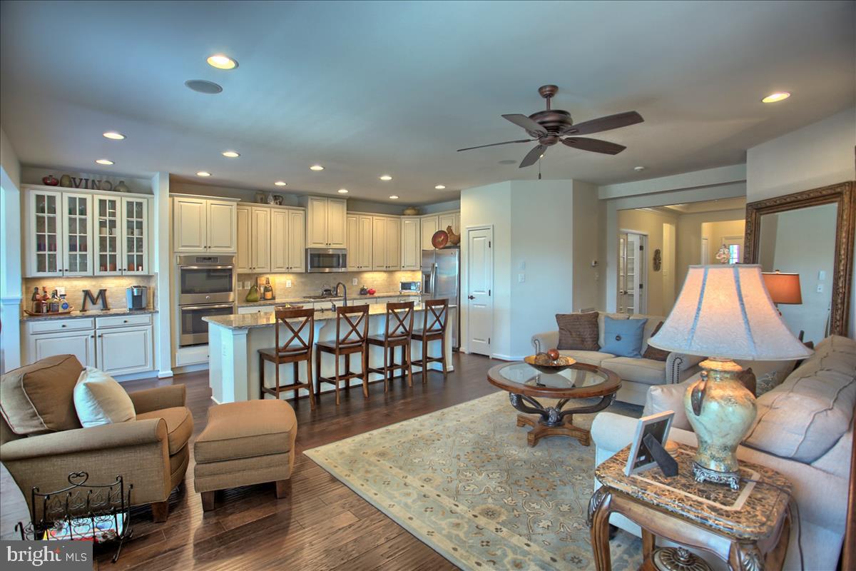 STRAY WINDS FARM - Residential