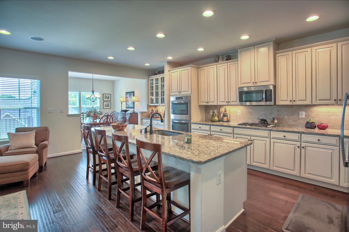 STRAY WINDS FARM - Residential