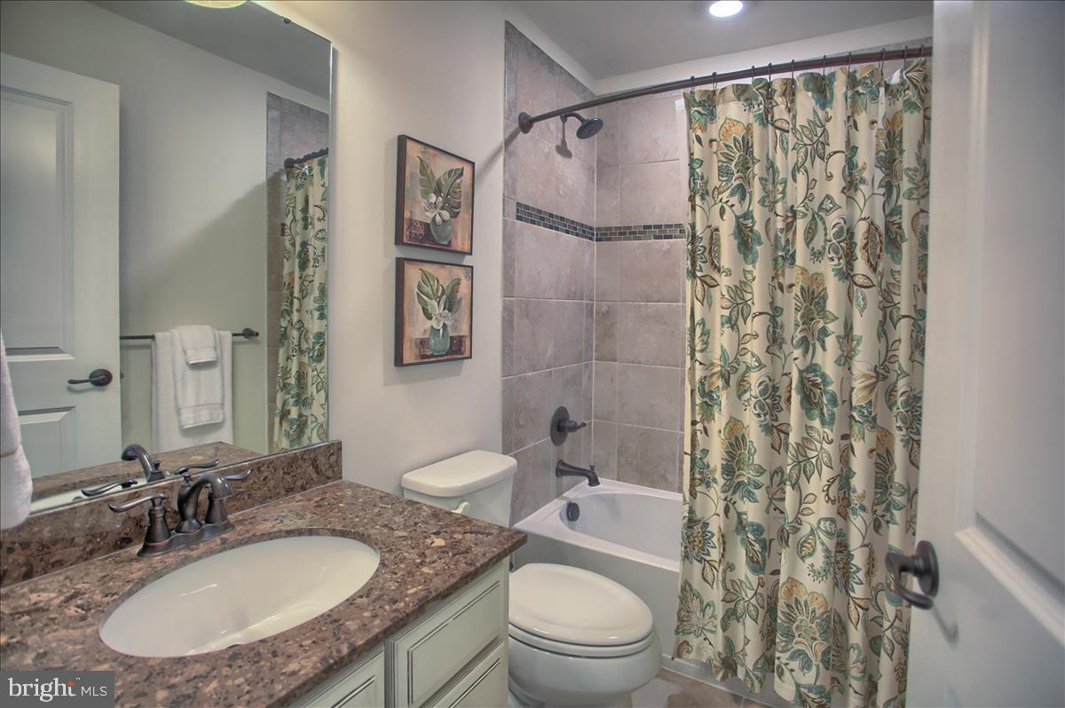STRAY WINDS FARM - Residential